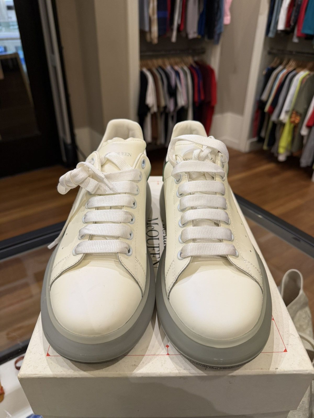 Alexander McQueen Alexander Mcqueen Oversized Sneaker -Iridescent Heel Size US 9.5 / EU 42-43 - 6 Thumbnail