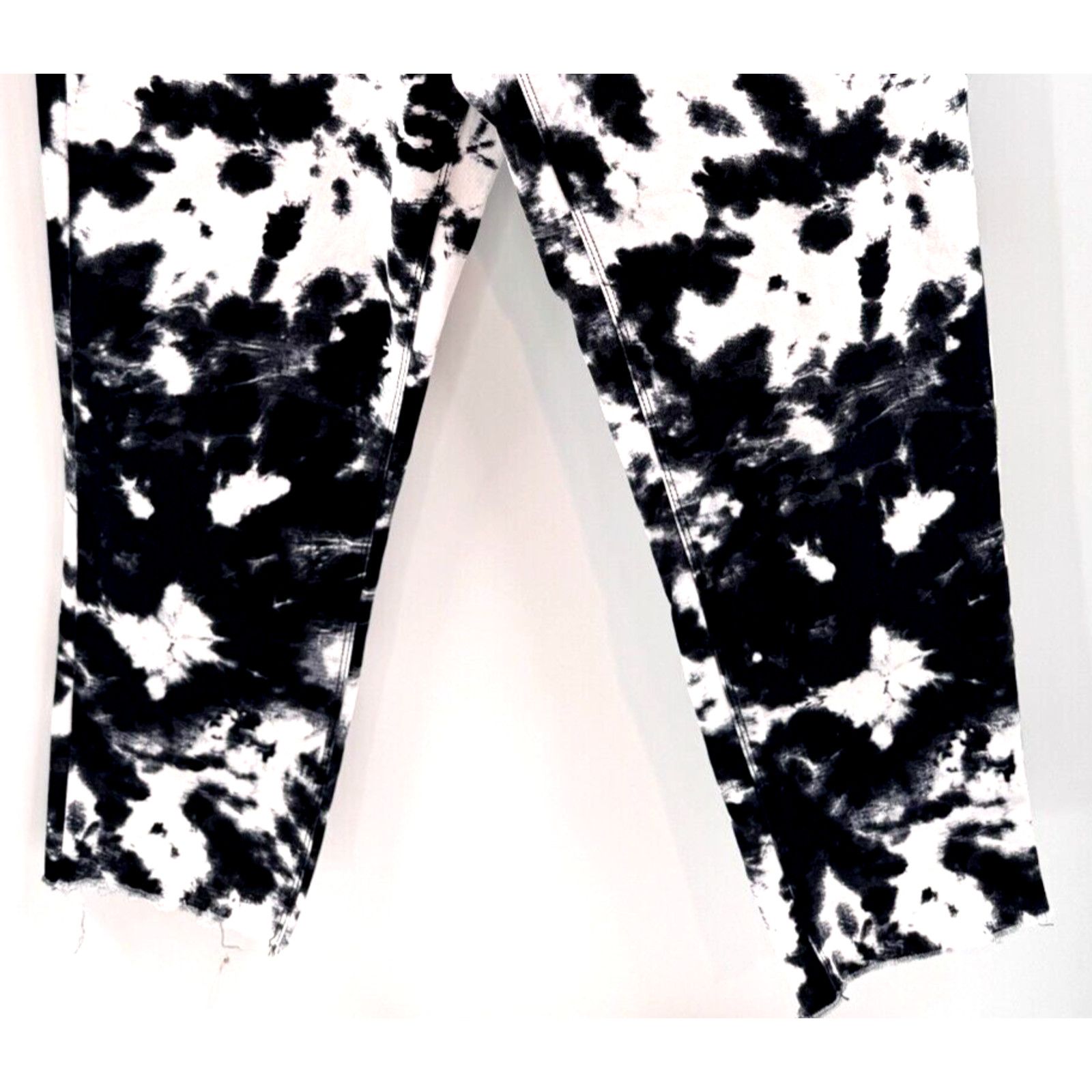 Karl Lagerfeld Karl Lagerfeld Paris 10 Black Tie Dye Crop Jeans Streetwear Size 34" / US 12 / IT 48 - 3 Thumbnail