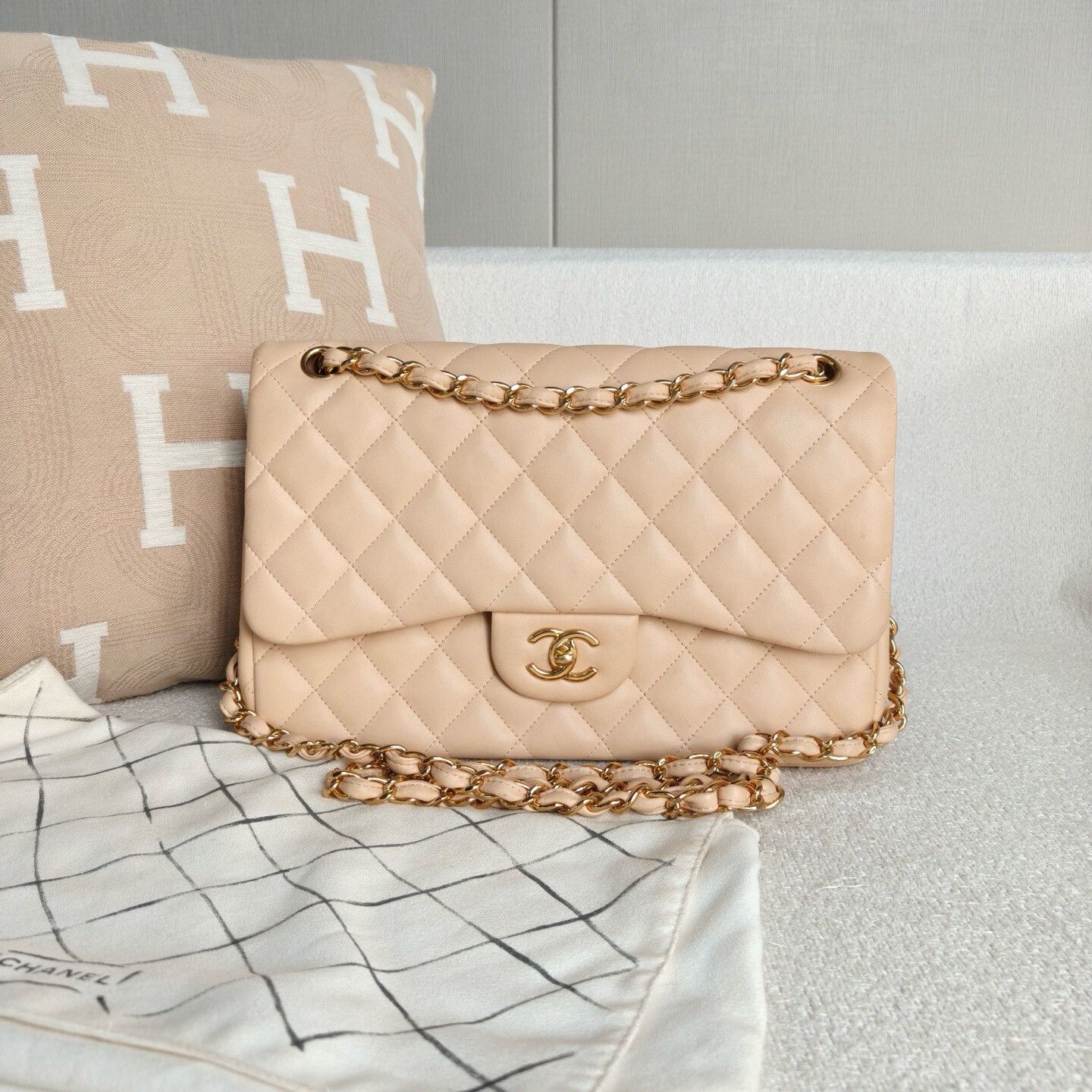 Chanel Pre-loved Bag Very good condition Size ONE SIZE - 1 Thumbnail