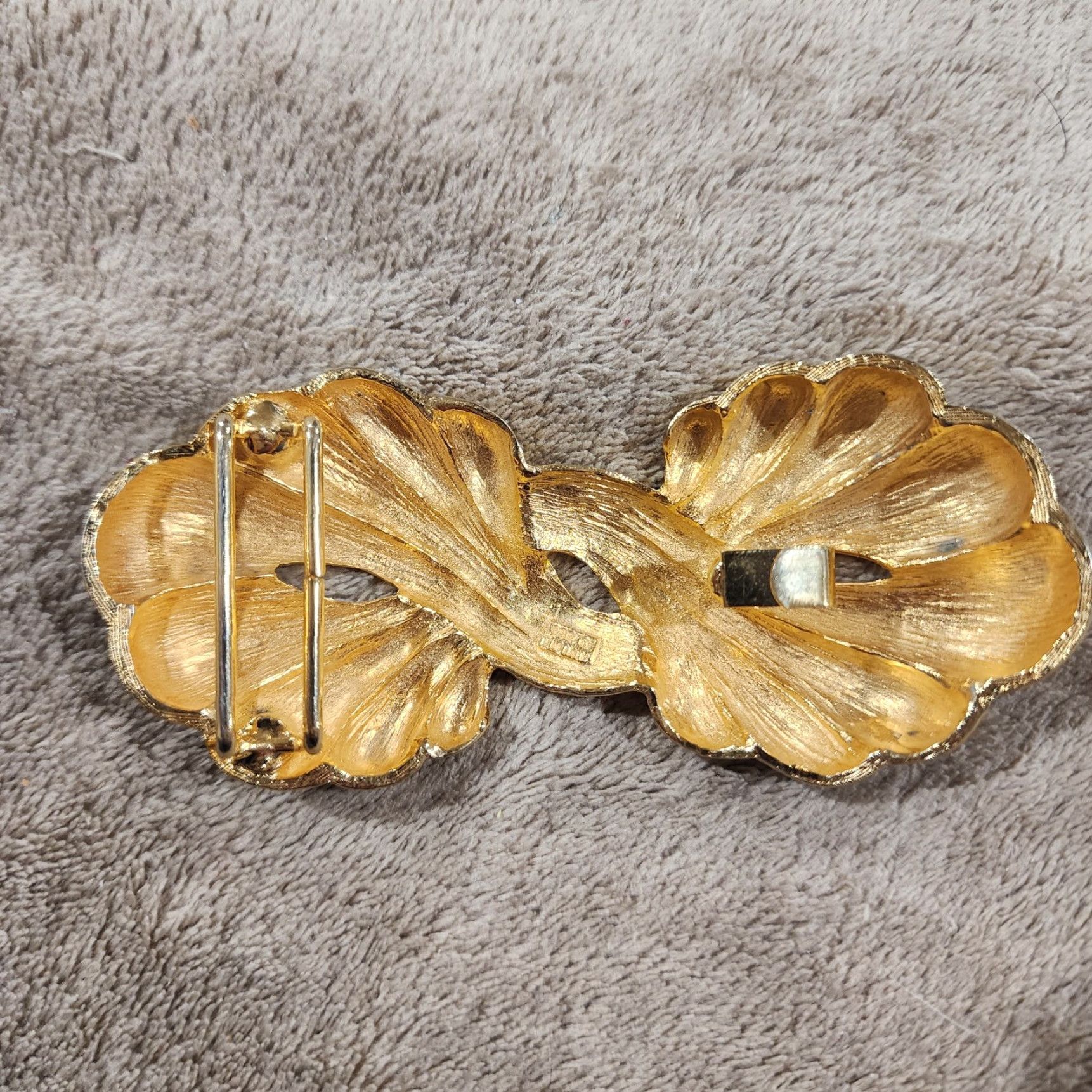 Vintage VINTAGE Mimi di N Bow Ribbon Belt Buckle Interlocking Gold Women 1970s Nature Belt Buckle Gold Women Size ONE SIZE - 5 Thumbnail