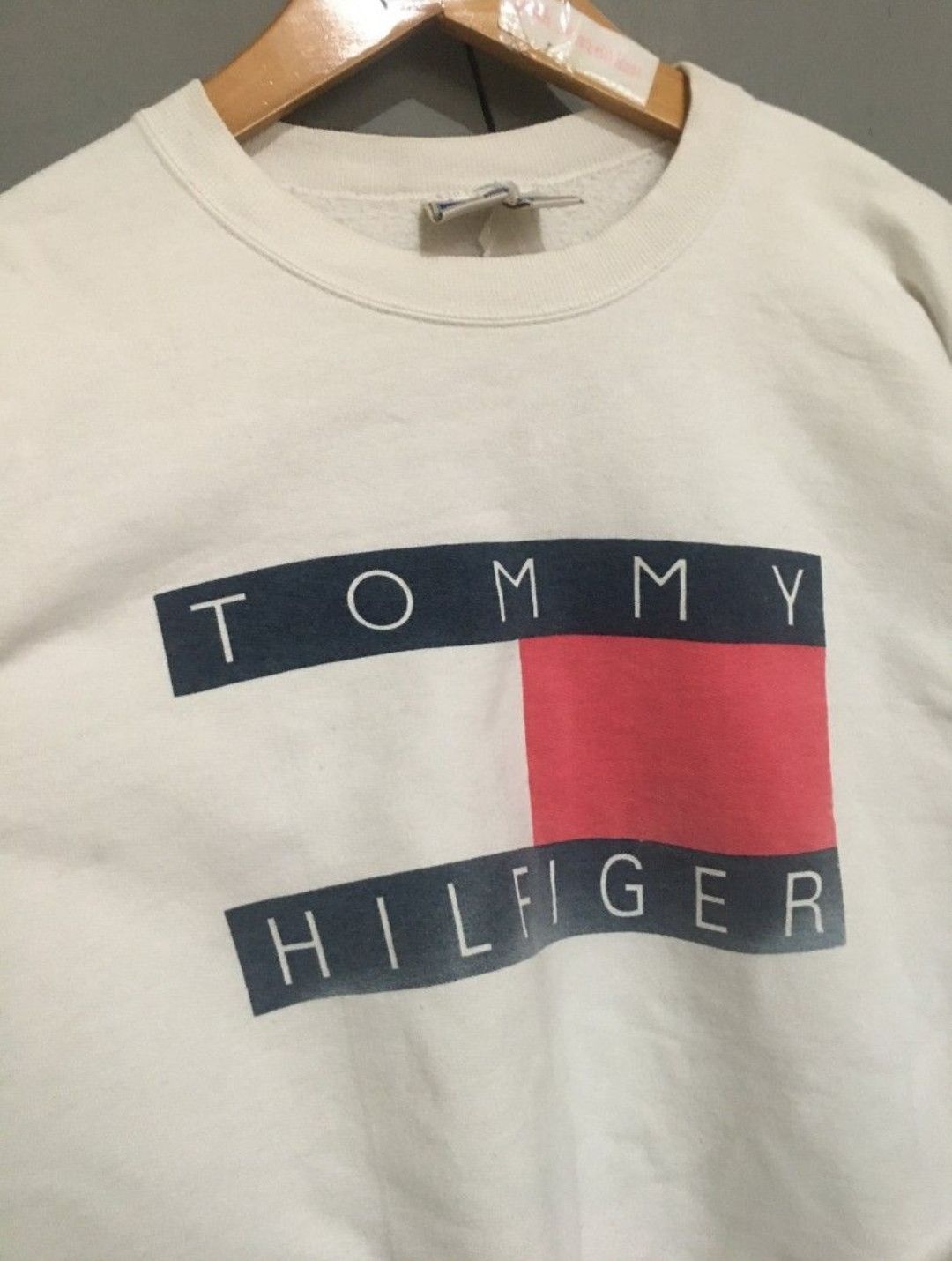 Tommy Hilfiger Vintage Tommy Hilfiger Sweatshirt Tag Hanes Size US M / EU 48-50 / 2 - 3 Thumbnail