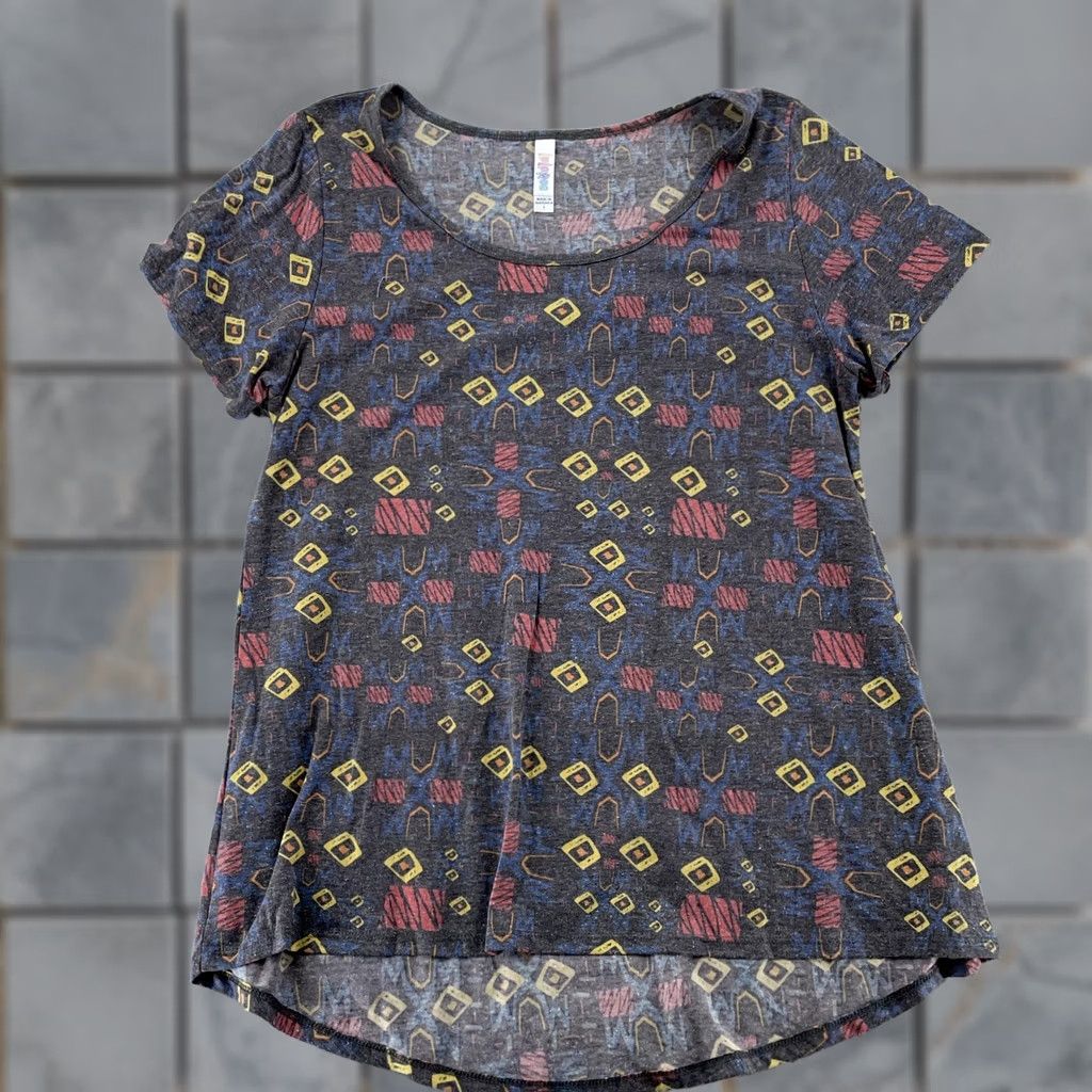 Vintage LuLaRoe T Shirt Womens Large Gray Geometric Pattern Scoop Neck Short Sleeve Top Size L / US 10 / IT 46 - 1 Thumbnail