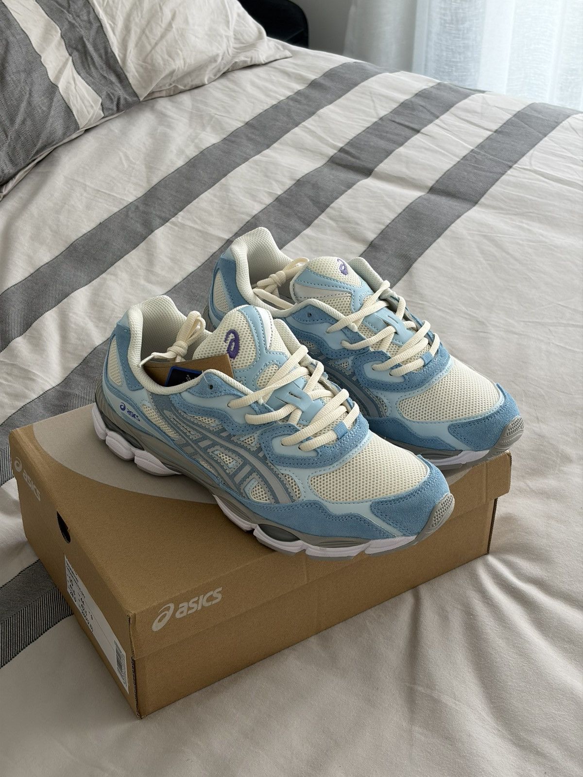 Asics ASIC NYC Cream/Arctic Blue Size US 10 / EU 43 - 2 Thumbnail