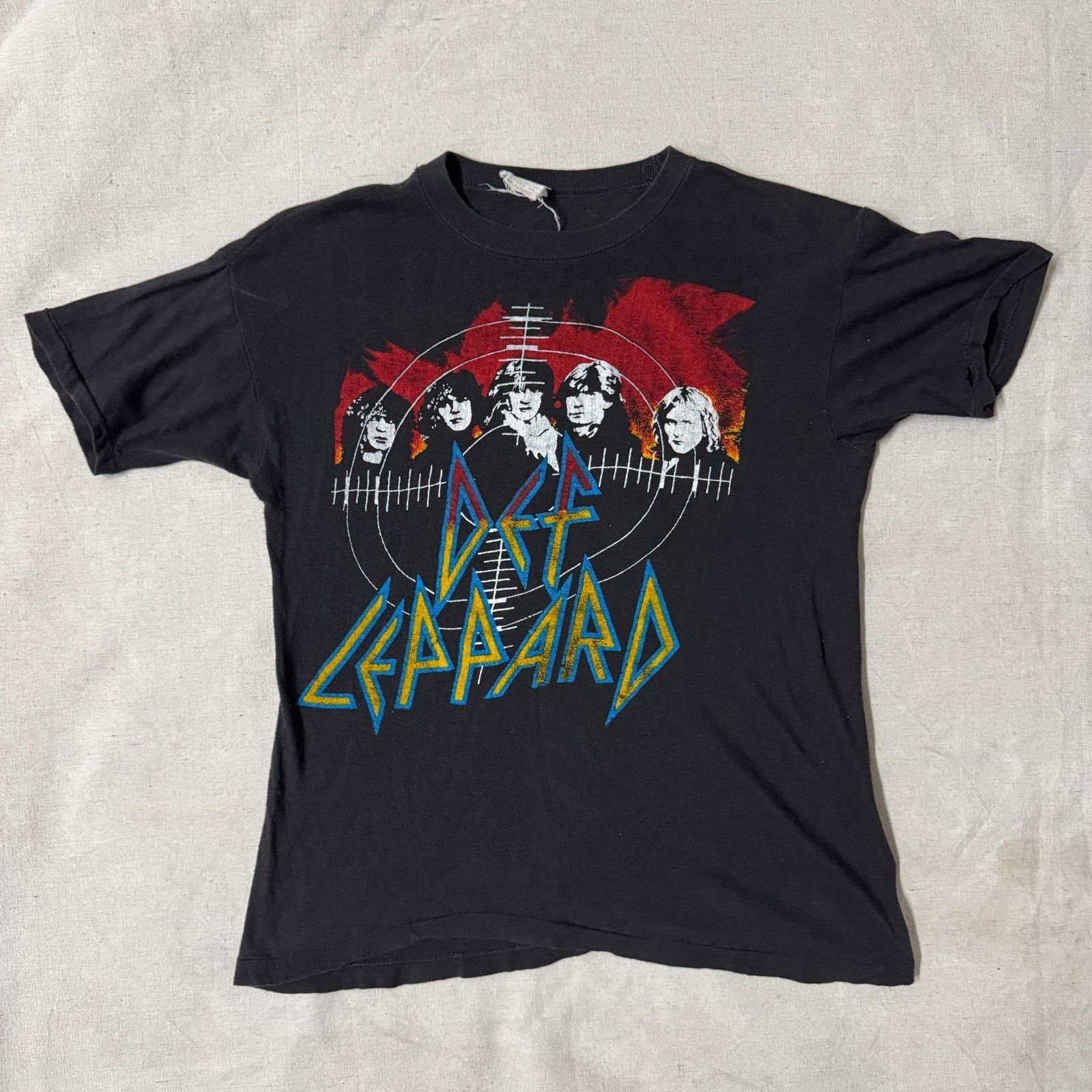Def Leppard Vintage 80s Def Leppard Medium Parking Lot Rock Band T Shirt Size US M / EU 48-50 / 2 - 1 Thumbnail