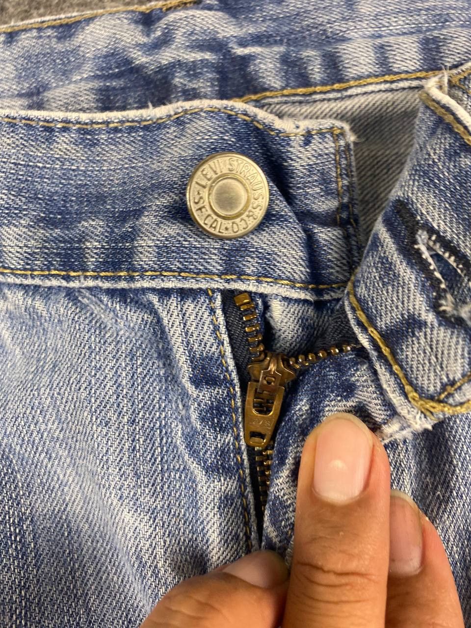 Levi's vintage levis distressed denim nice design Size US 38 / EU 54 - 12 Thumbnail