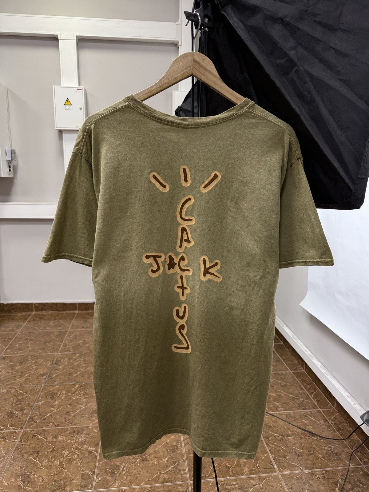 Travis Scott 🇺🇸 Y2K Travis Scott Highest In The Room Cactus Jack T-Shirt Size US XL / EU 56 / 4 - 2 Thumbnail