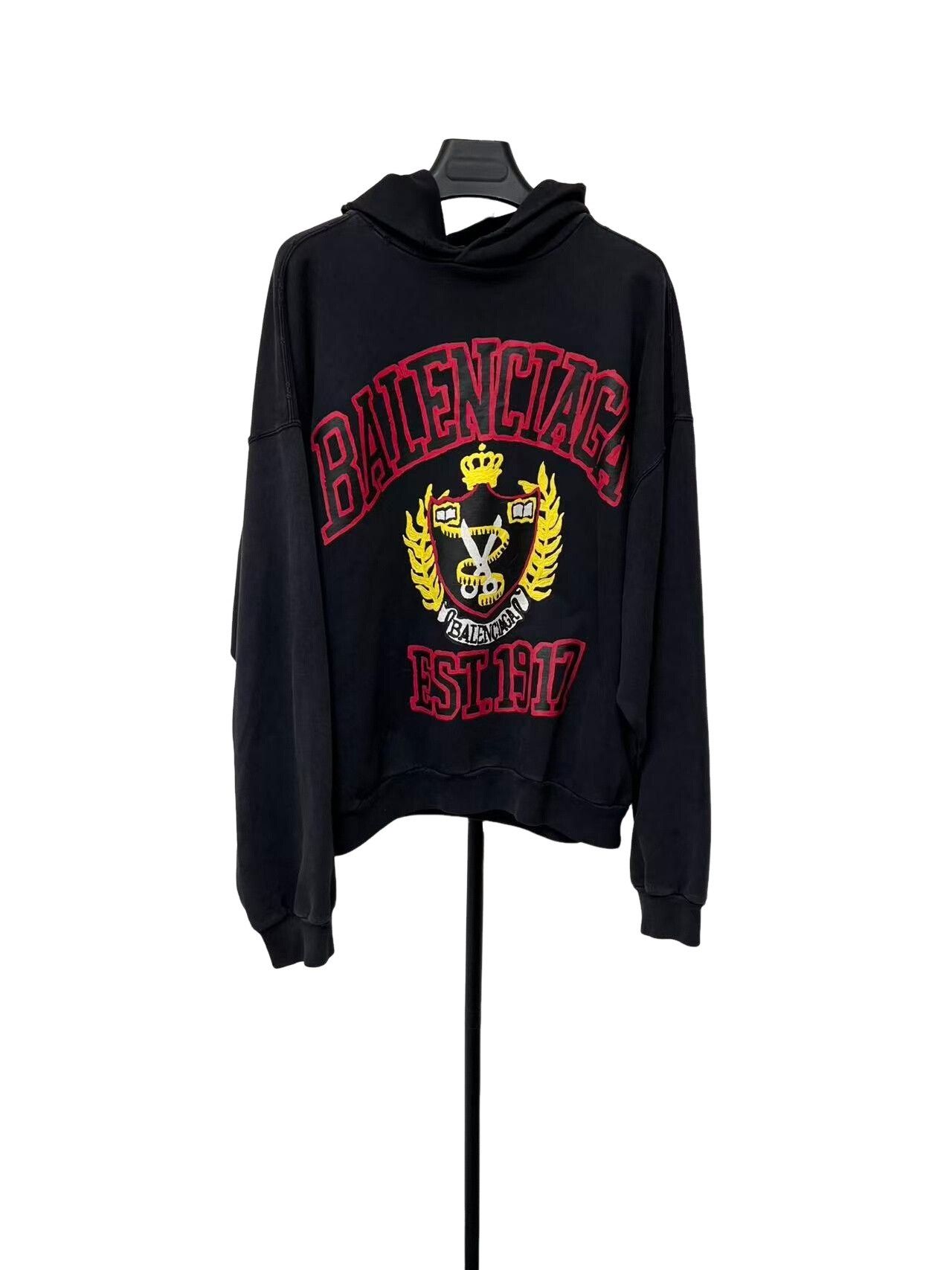 Balenciaga Balenciaga Crest Logo Hoodie XS Size US XS / EU 42 / 0 - 1 Thumbnail