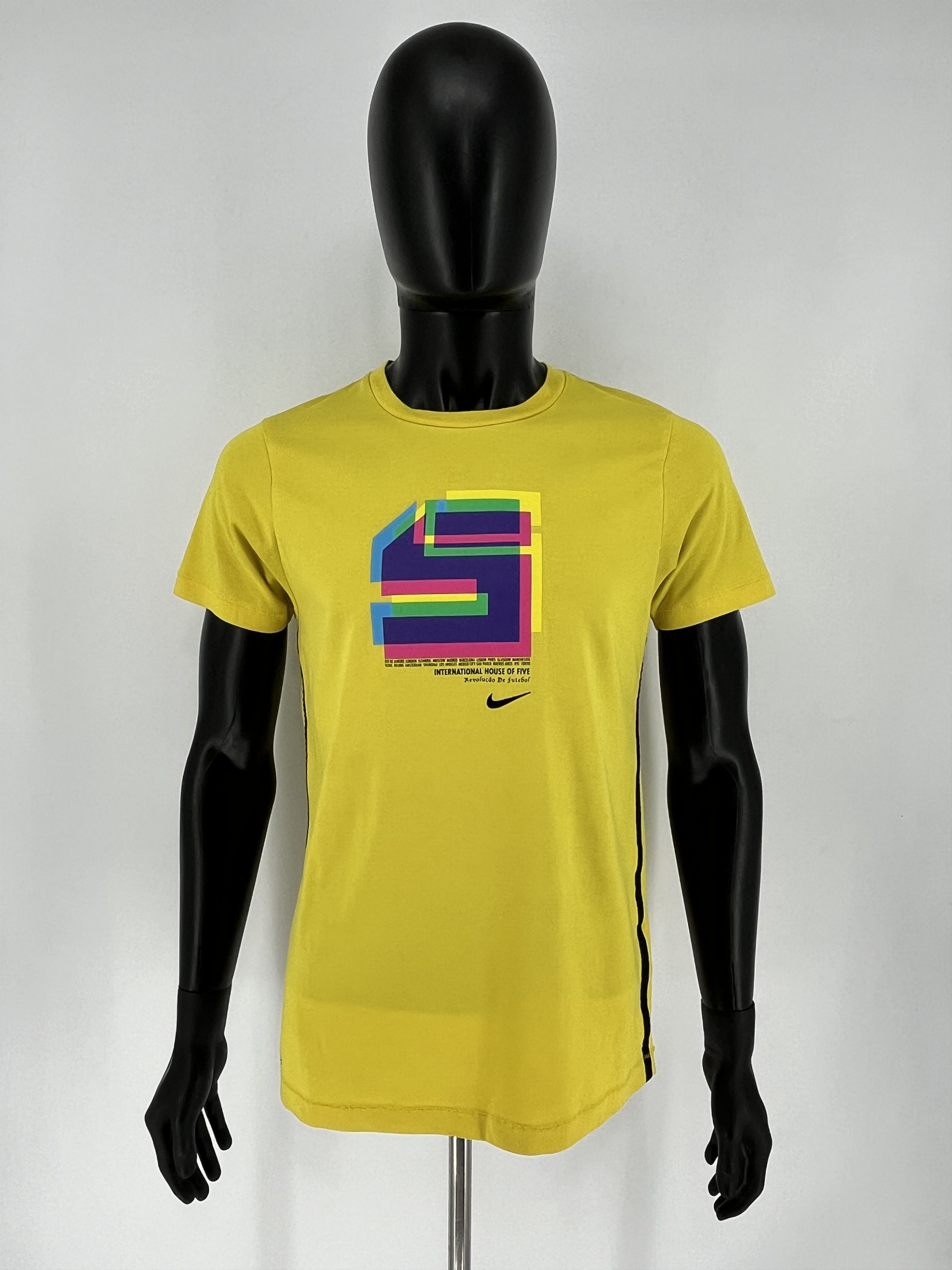 Nike × Vintage Nike fit International House Of 5 Revolucao De Futebol Tee Size US M / EU 48-50 / 2 - 2 Thumbnail
