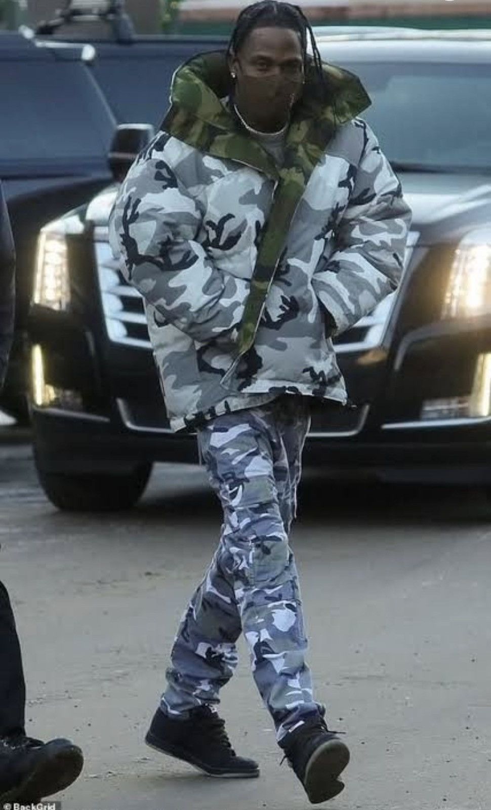 Vetements VETEMENTS CAMOFLAUGE PANTS FW17 RECONSTRUCTED CARGOS Size US 30 / EU 46 - 12 Thumbnail