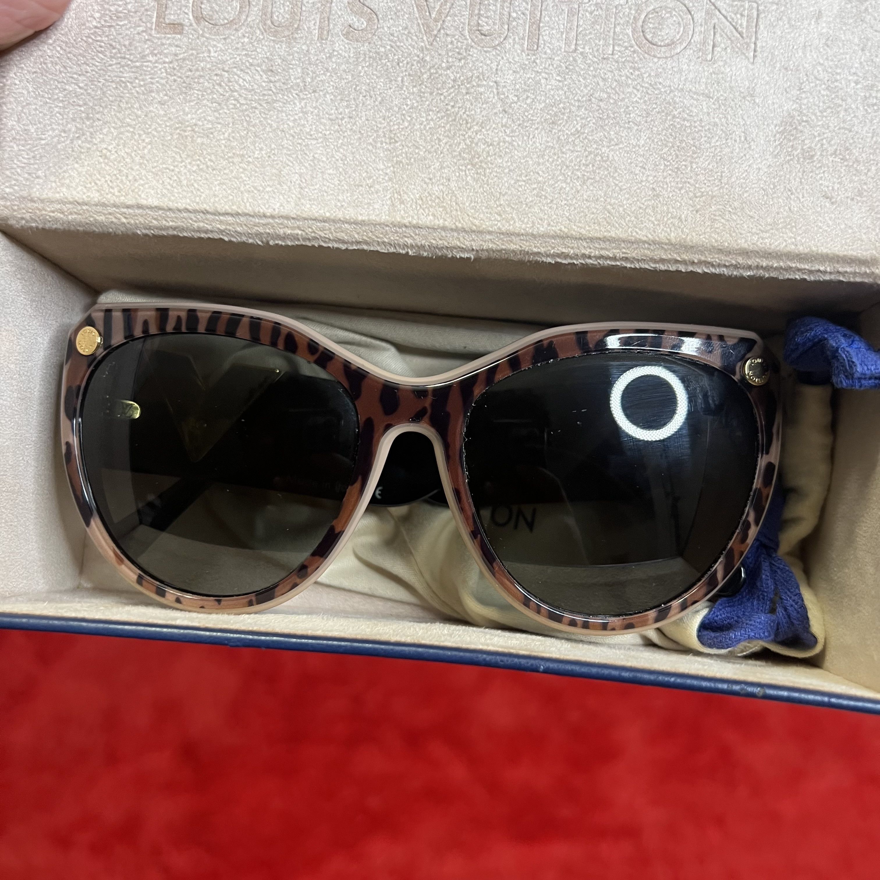 Louis Vuitton Louis Vuitton My Fair Lady Sunglasses Size ONE SIZE - 2 Thumbnail
