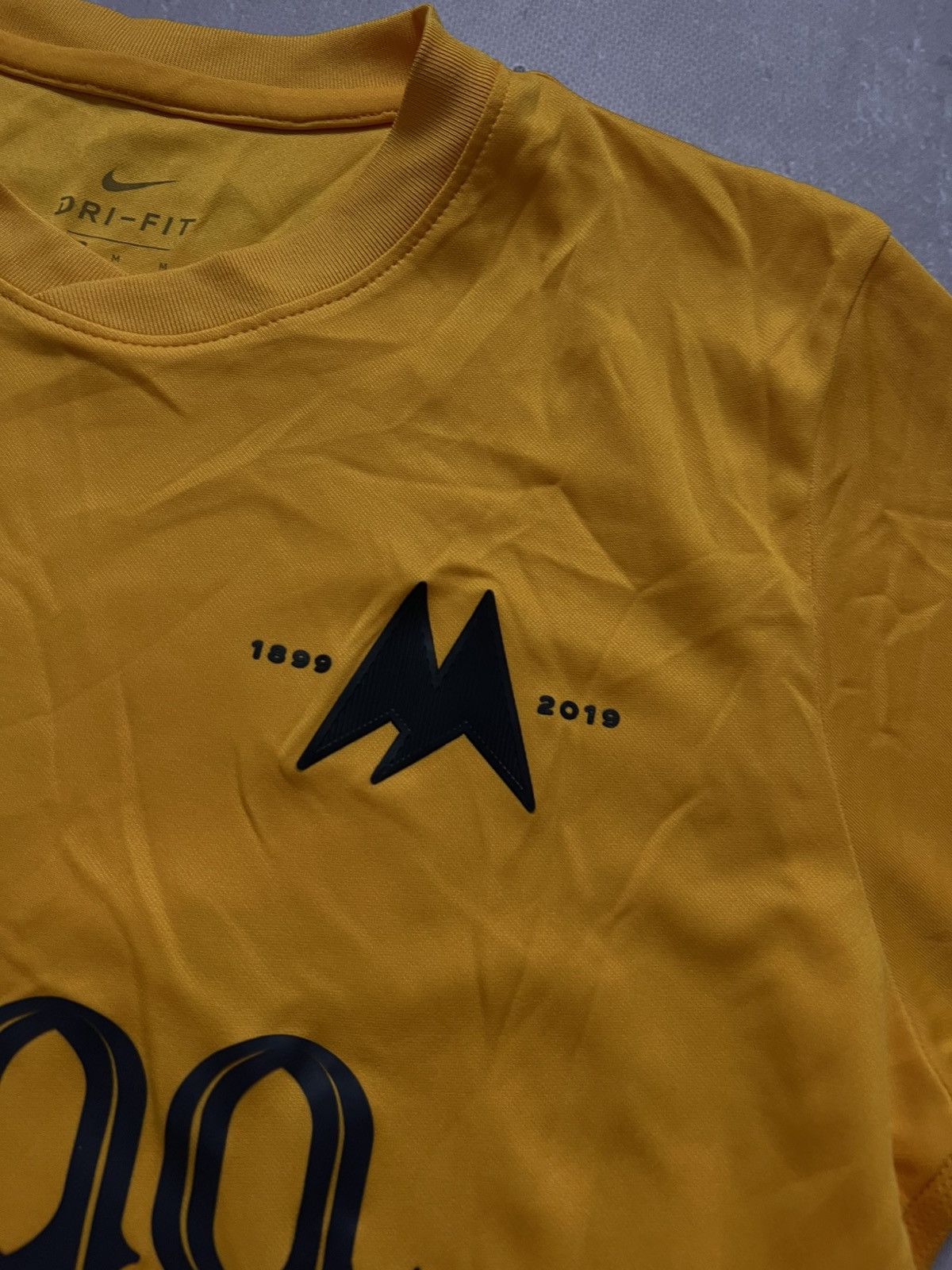 Nike Torquay United 2019-20 Nike t-shirt football jersey sz M #11 Size US M / EU 48-50 / 2 - 4 Thumbnail