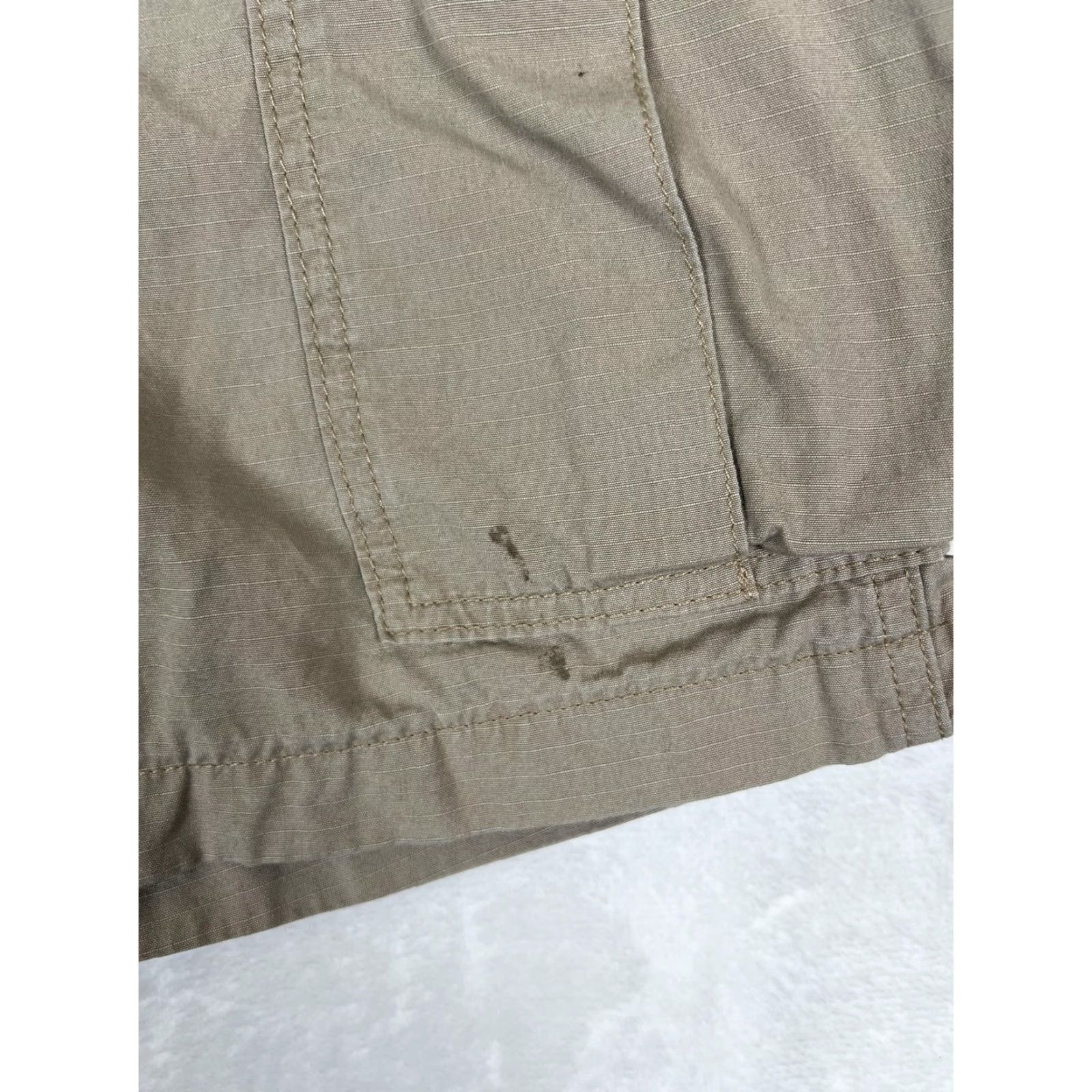 Levi's Levi's Cargo Shorts Mens 38 Khaki Ripstop Multi Pocket Utility Hiking Beige 9 In Inseam Front Flat Front Pockets Mens Size US 38 / EU 54 - 2 Thumbnail