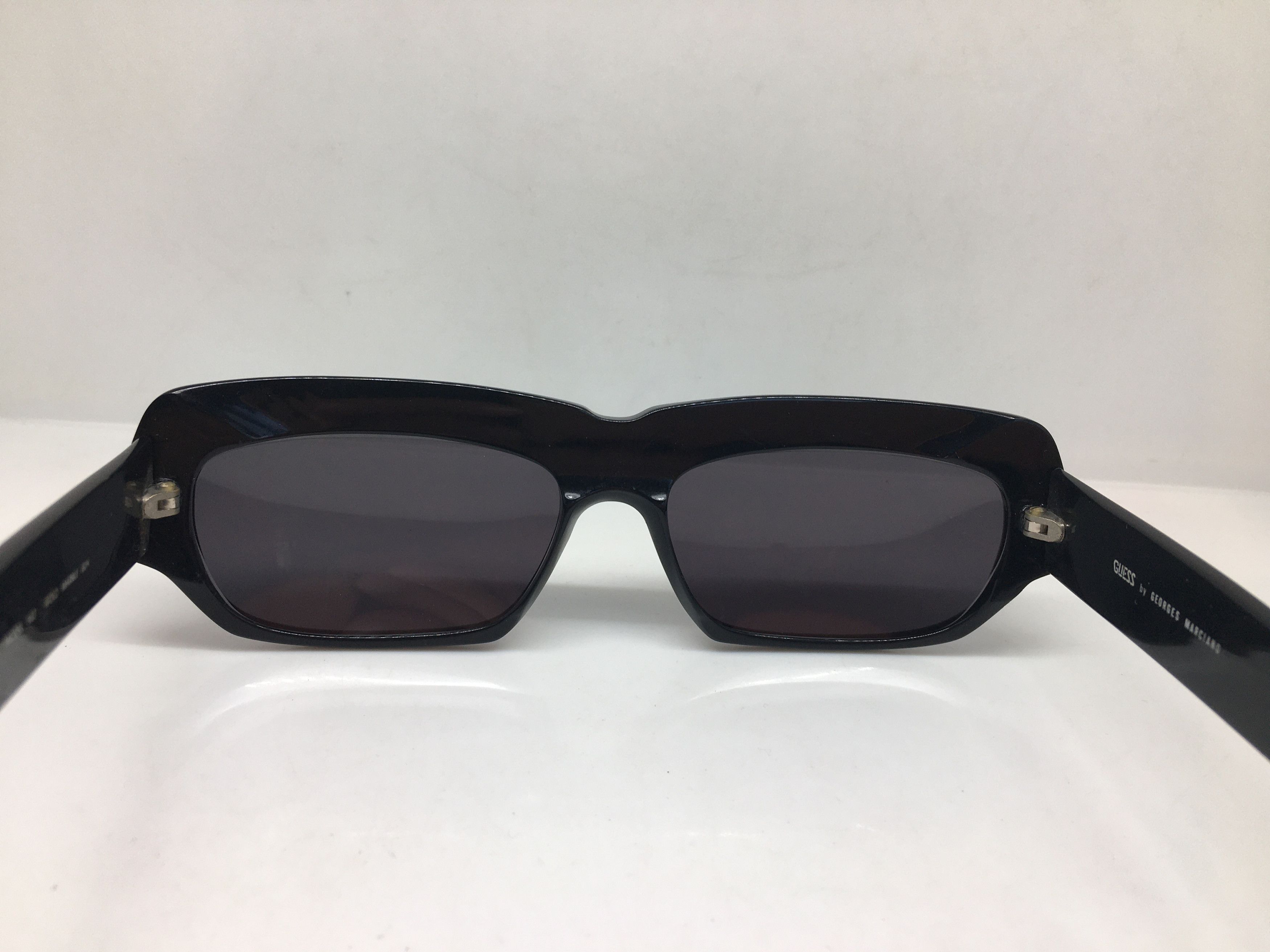 Guess Vintage Guess by George Marciano Model 147 Sunglasses Frame Size ONE SIZE - 4 Thumbnail