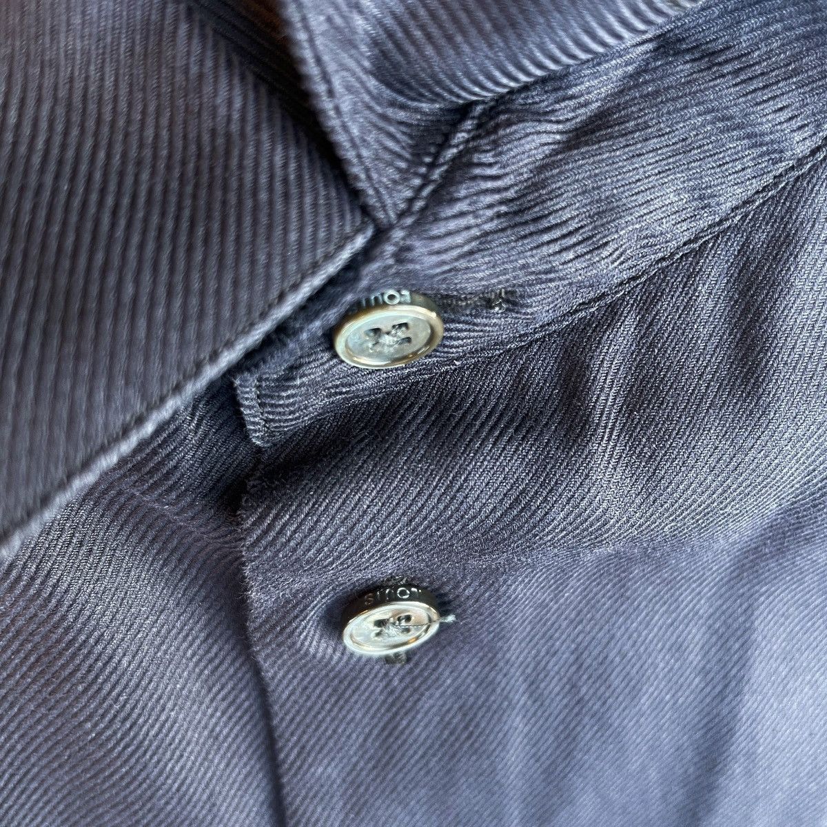 Louis Vuitton VINTAGE Louis Vuitton Black Button-up Dress Shirt Size US L / EU 52-54 / 3 - 3 Thumbnail