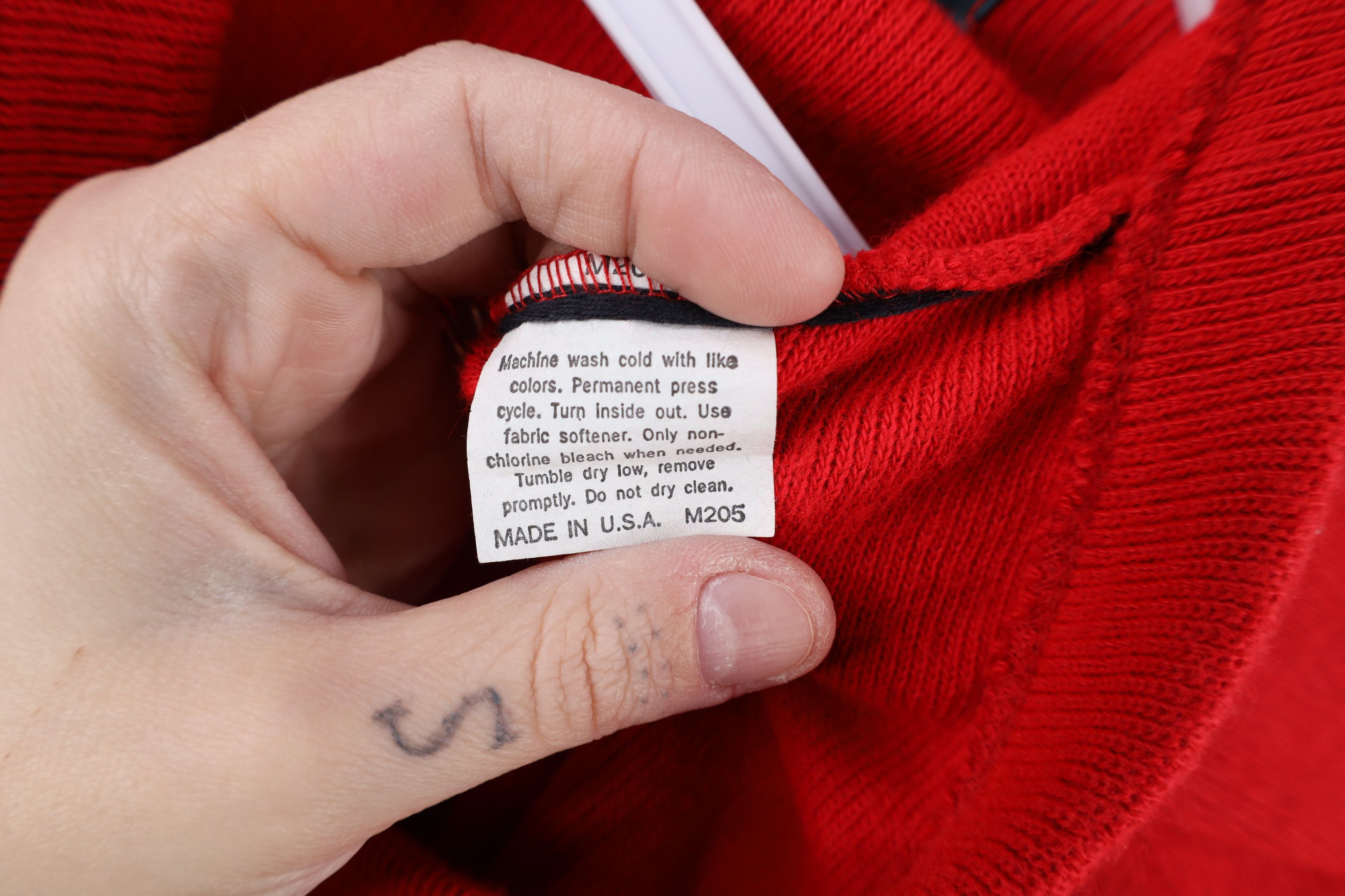 Vintage Vintage 70s Streetwear Blank Knit Sweater Vest Red USA Size US M / EU 48-50 / 2 - 8 Thumbnail