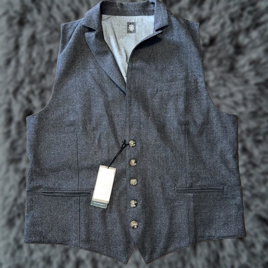 Eleventy ELEVENTY Vest Front Button Front Mens XL Gray WOOL Stretch NEW Vest Mens XL Gray Wool Spandex Regular Solid Italy Brand ELEVENTY VINTAGE? Size US XL / EU 56 / 4 - 1 Thumbnail