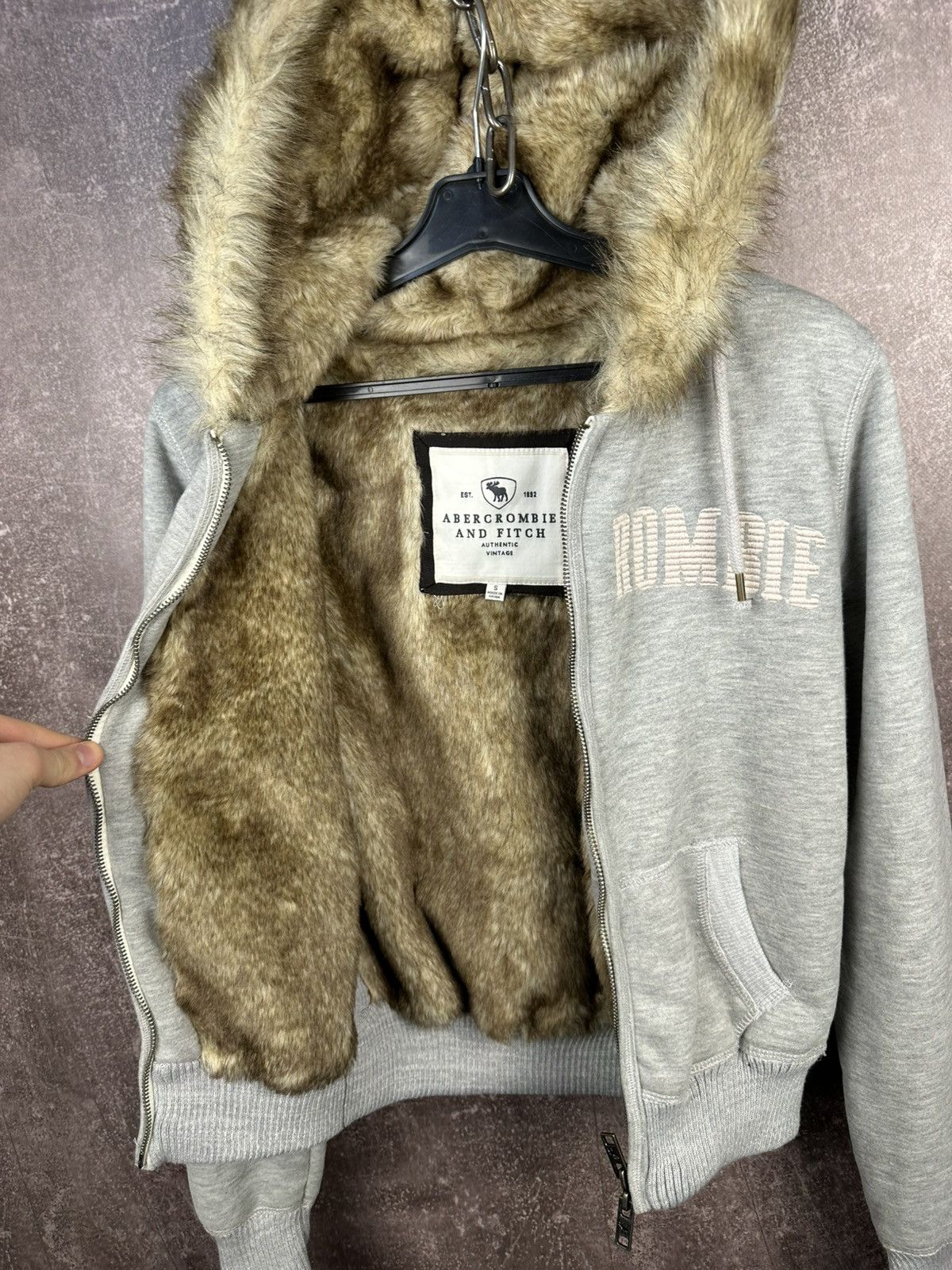 Abercrombie & Fitch Y2K Abercrombie & Fitch Faux Fur Zip Up Hoodie Cyber Size US S / EU 44-46 / 1 - 6 Thumbnail