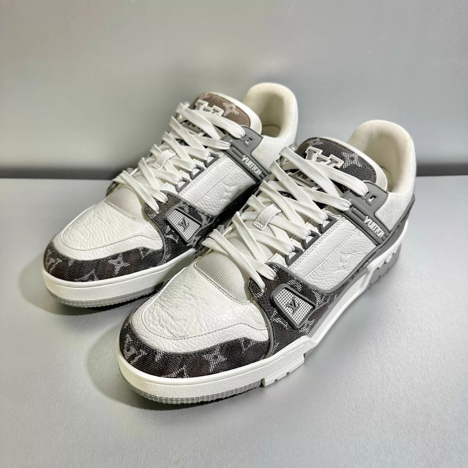 Louis Vuitton Multi Color Low Top Sneakers Size 9.5 Size US 9.5 / EU 42-43 - 1 Thumbnail