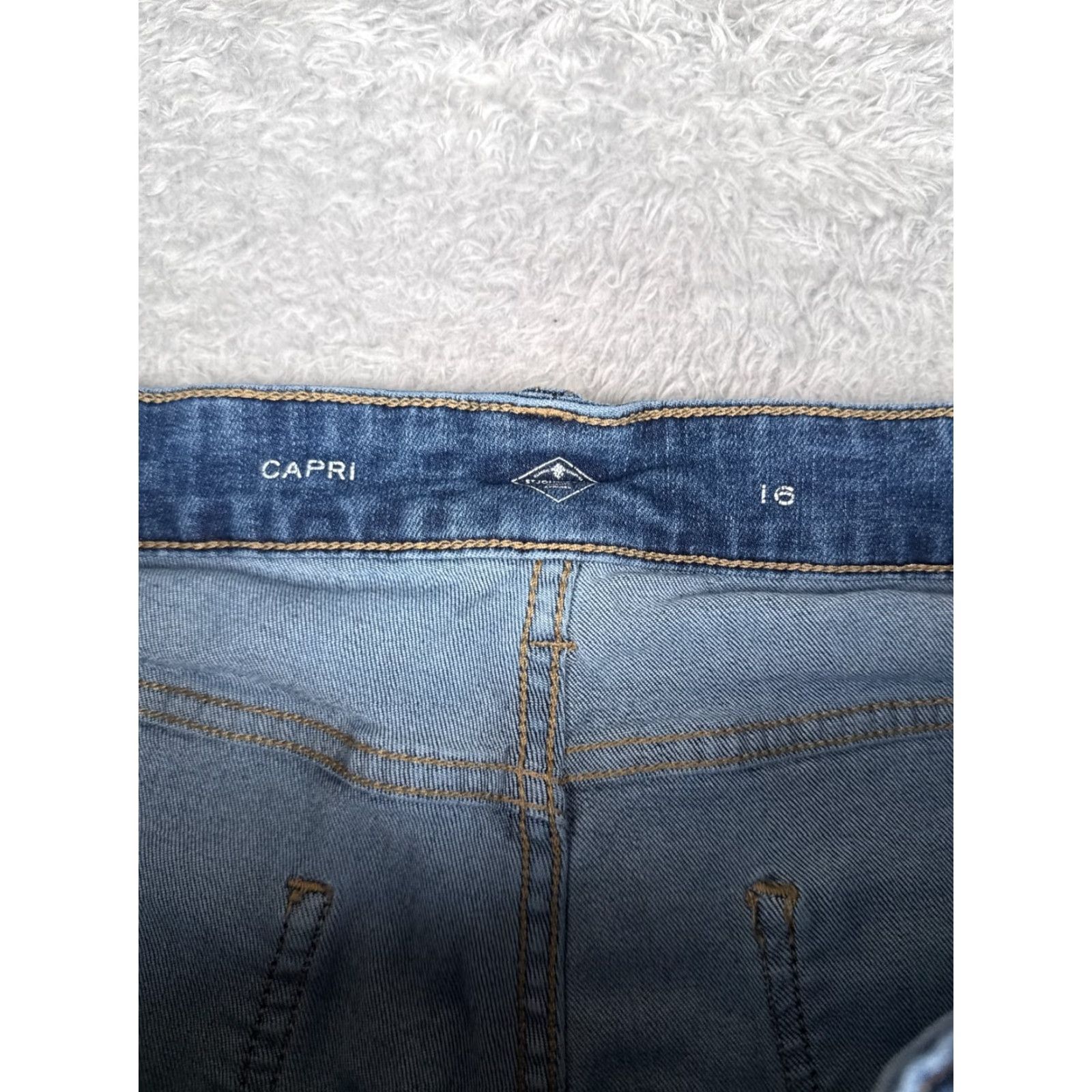 Vintage St Johns Bay Jeans Womens 16 Capri Blue Denim Mid Rise 34x21 Size 38" / US 16 / IT 52 - 6 Thumbnail
