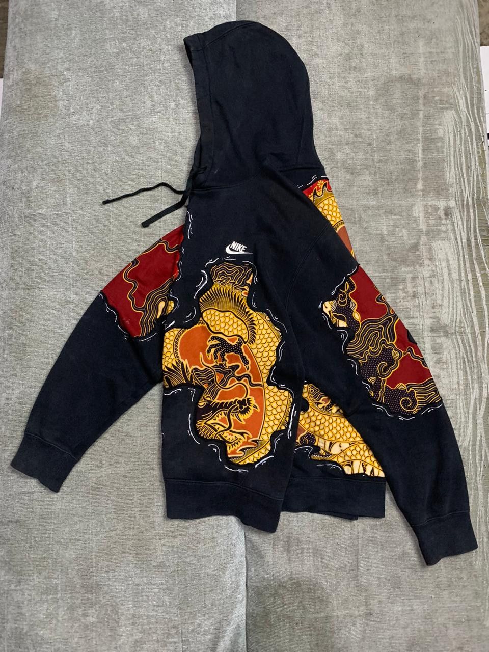 Nike Nike x Batik Rework Traditional Indonesian Hoodie Size US L / EU 52-54 / 3 - 5 Thumbnail
