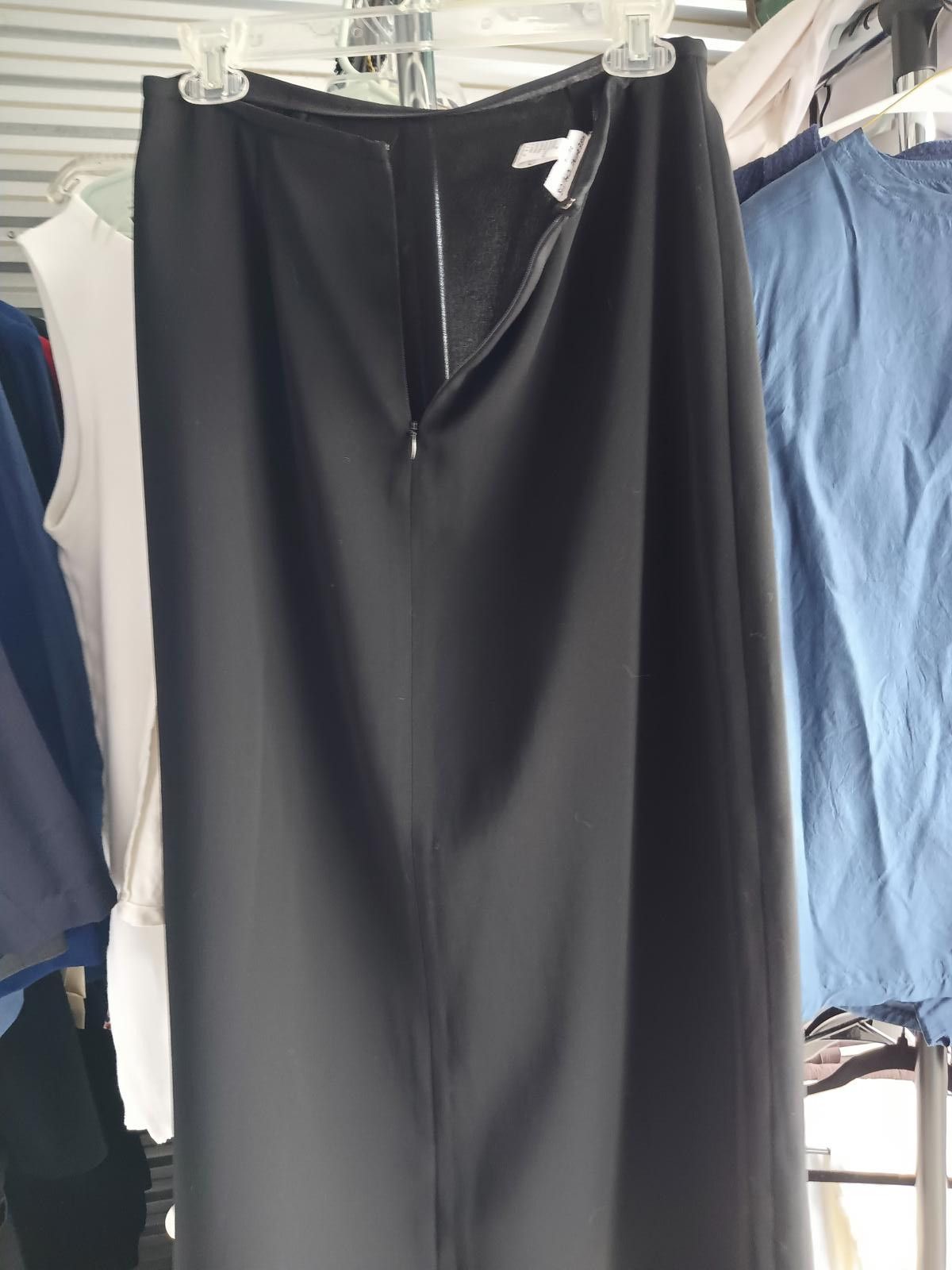 Designer Josephine Chaus Black Midi Skirt - Elegant and Versatile Size 32" / US 10 / IT 46 - 5 Thumbnail