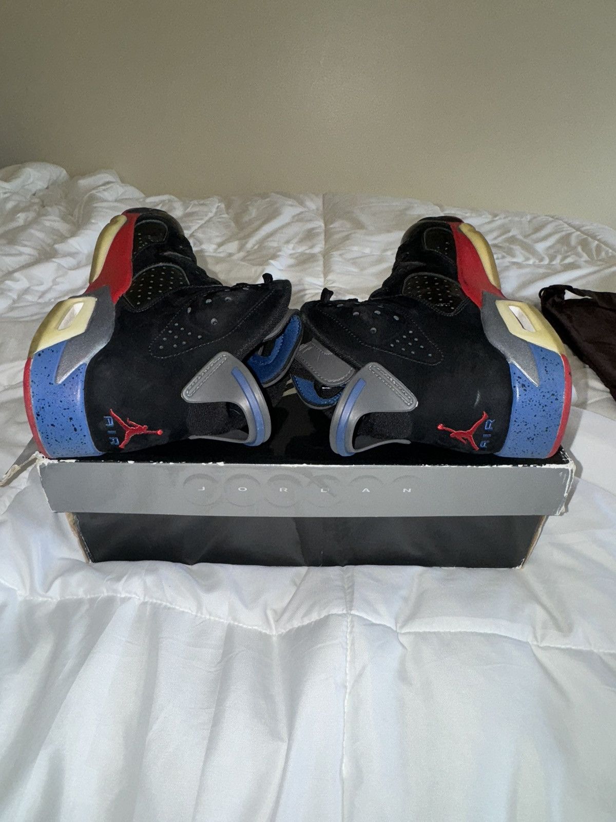 Jordan Brand Jordan 6 Retro Pistons 2010 Size US 9.5 / EU 42-43 - 3 Thumbnail