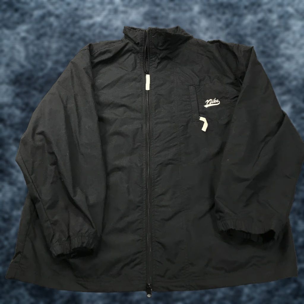 Nike VINTAGE Nike Jacket Mens Large Black White Full Zip Windbreaker Zip Nylon 90s Size US L / EU 52-54 / 3 - 1 Thumbnail
