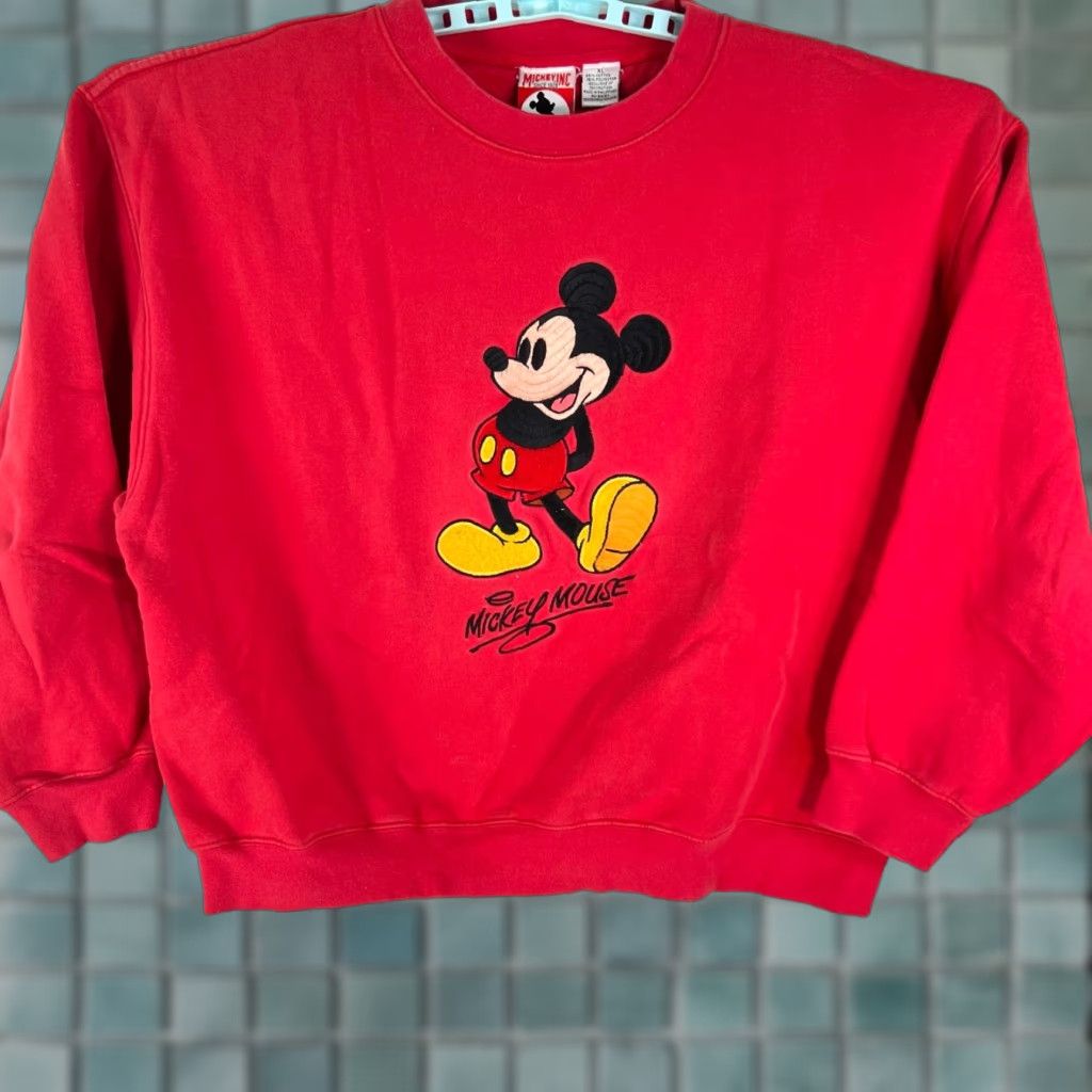 Disney VINTAGE Disney Sweatshirt Embroidered Mickey Inc Crewneck Red XL Unisex Adults Mens Womens 80s 90s Size XL / US 12-14 / IT 48-50 - 1 Thumbnail