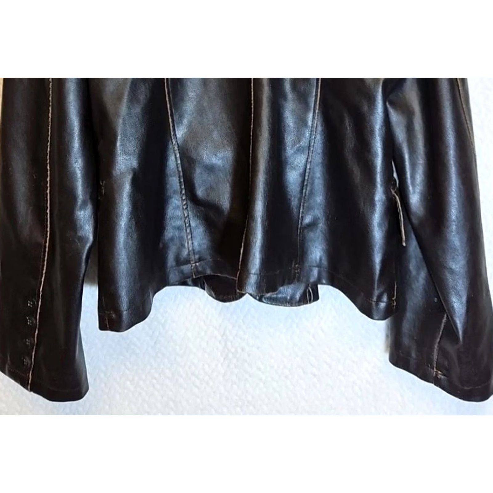 Vintage RVT Black Faux Leather Jacket Blazer Women Large Cropped Mid-Length Polyester Lining Solid Vegan Leather Basic Jacket Size L / US 10 / IT 46 - 7 Thumbnail