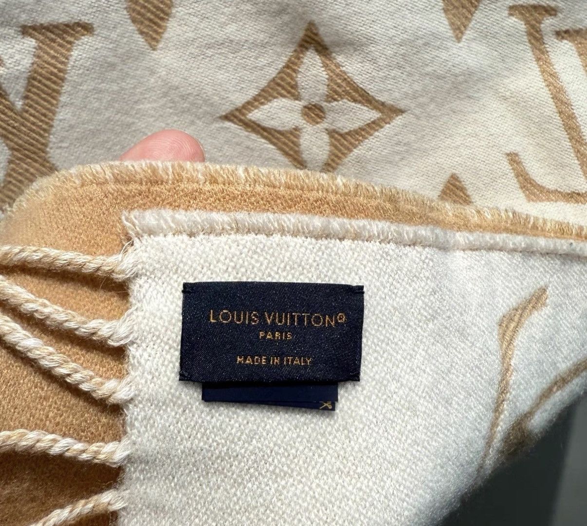 Louis Vuitton Louis Vuitton Monogram Cashmere Scarf - Brown Size ONE SIZE - 5 Thumbnail
