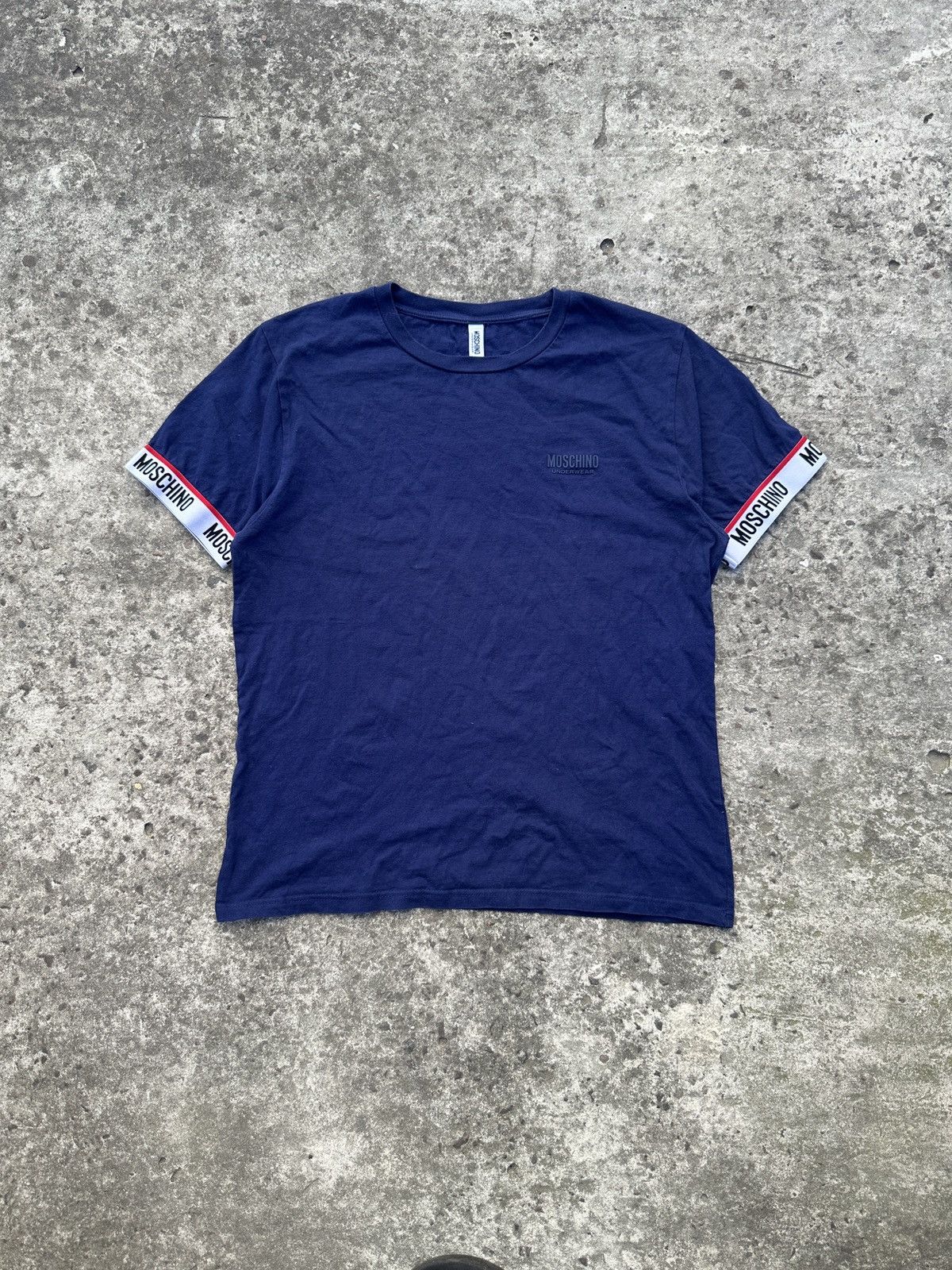Designer Y2K Love Moschino Logo T-Shirt Streetwear Rare USA M Casual Size US M / EU 48-50 / 2 - 1 Thumbnail