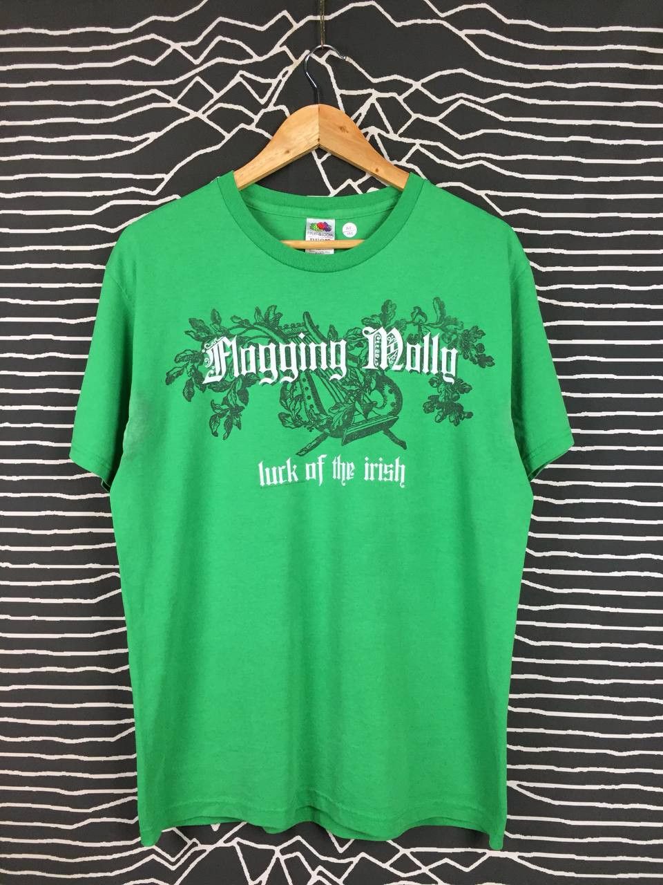 Band Tees × Vintage Vtg 2007 Flogging Molly Luck Of The Irish Tee Size US L / EU 52-54 / 3 - 2 Thumbnail