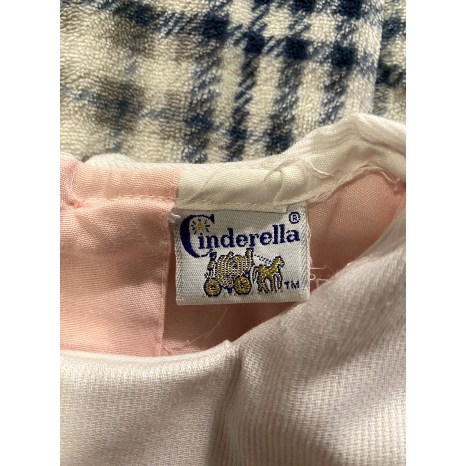 Vintage VINTAGE Cinderella Farm Dress Pink Girls Size 5 60s-70s Made In USA Victorian Polyester Girls 5 United States Cinderella Size ONE SIZE - 4 Thumbnail