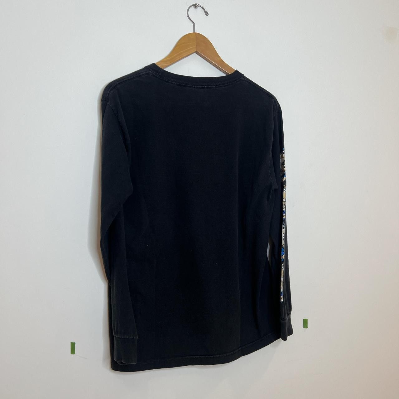 Vintage vintage Y2K skulls and barb wire long sleeve tee shirt Size US M / EU 48-50 / 2 - 5 Thumbnail