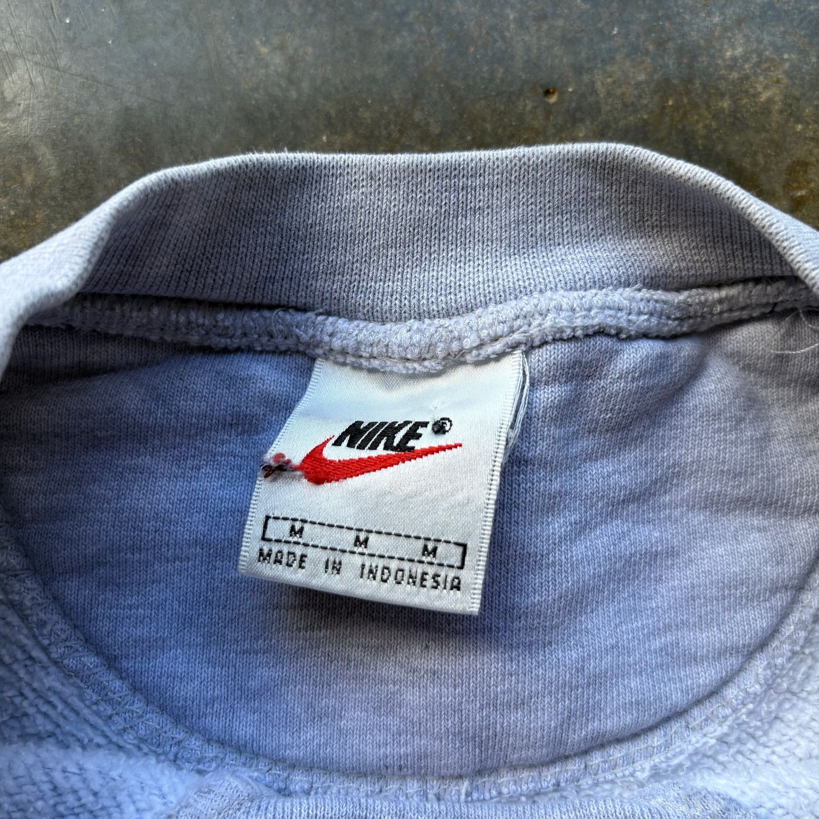 Nike Vintage 90s Y2K Thick Nike Swoosh Sweatshirt Size US M / EU 48-50 / 2 - 4 Thumbnail