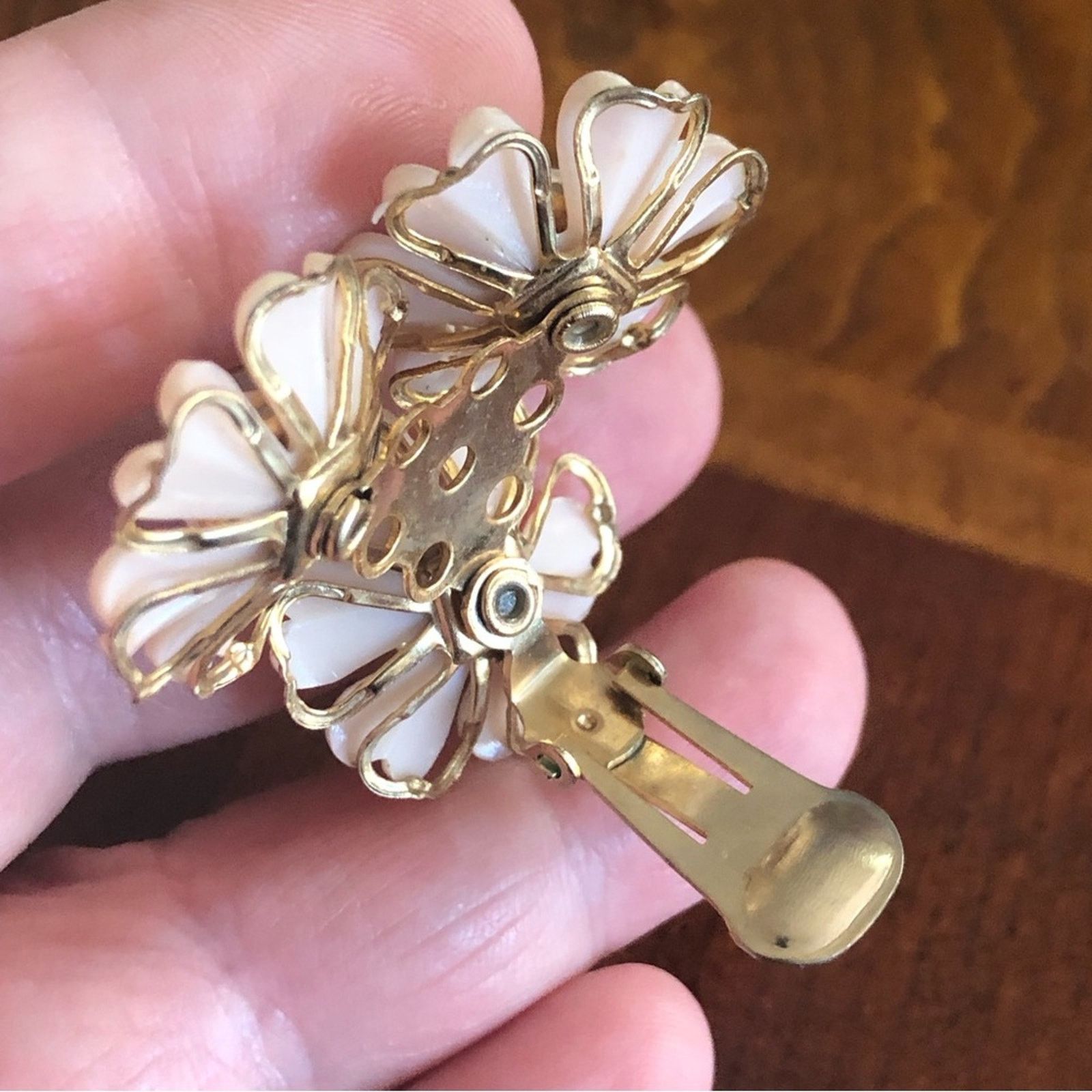 Vintage Vintage rhinestone floral clip on earrings Size ONE SIZE - 6 Thumbnail