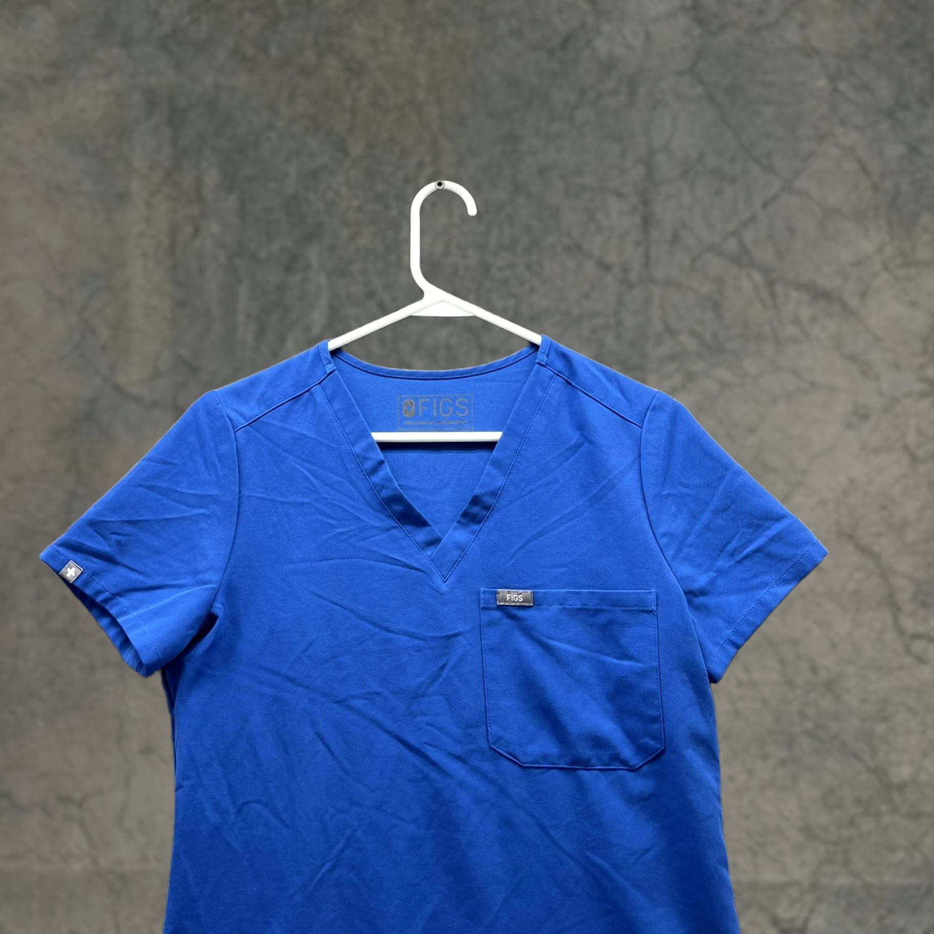Vintage FIGS Scrub Shirt Women's XS Blue V Neck One Pocket Technical Collection Size S / US 4 / IT 40 - 1 Thumbnail