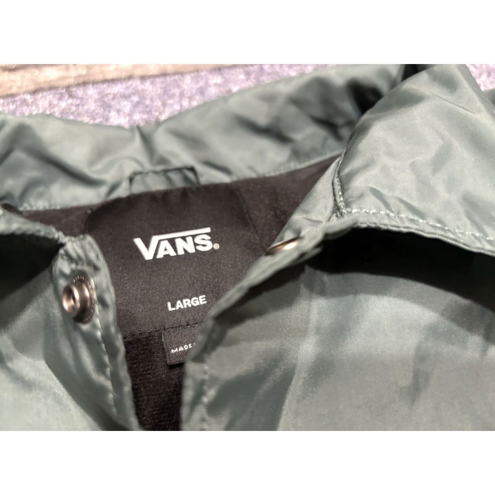 Vans VANS Men's Jacket Windbreaker Snap Front Nylon Green L Retro Skate Size US L / EU 52-54 / 3 - 2 Thumbnail