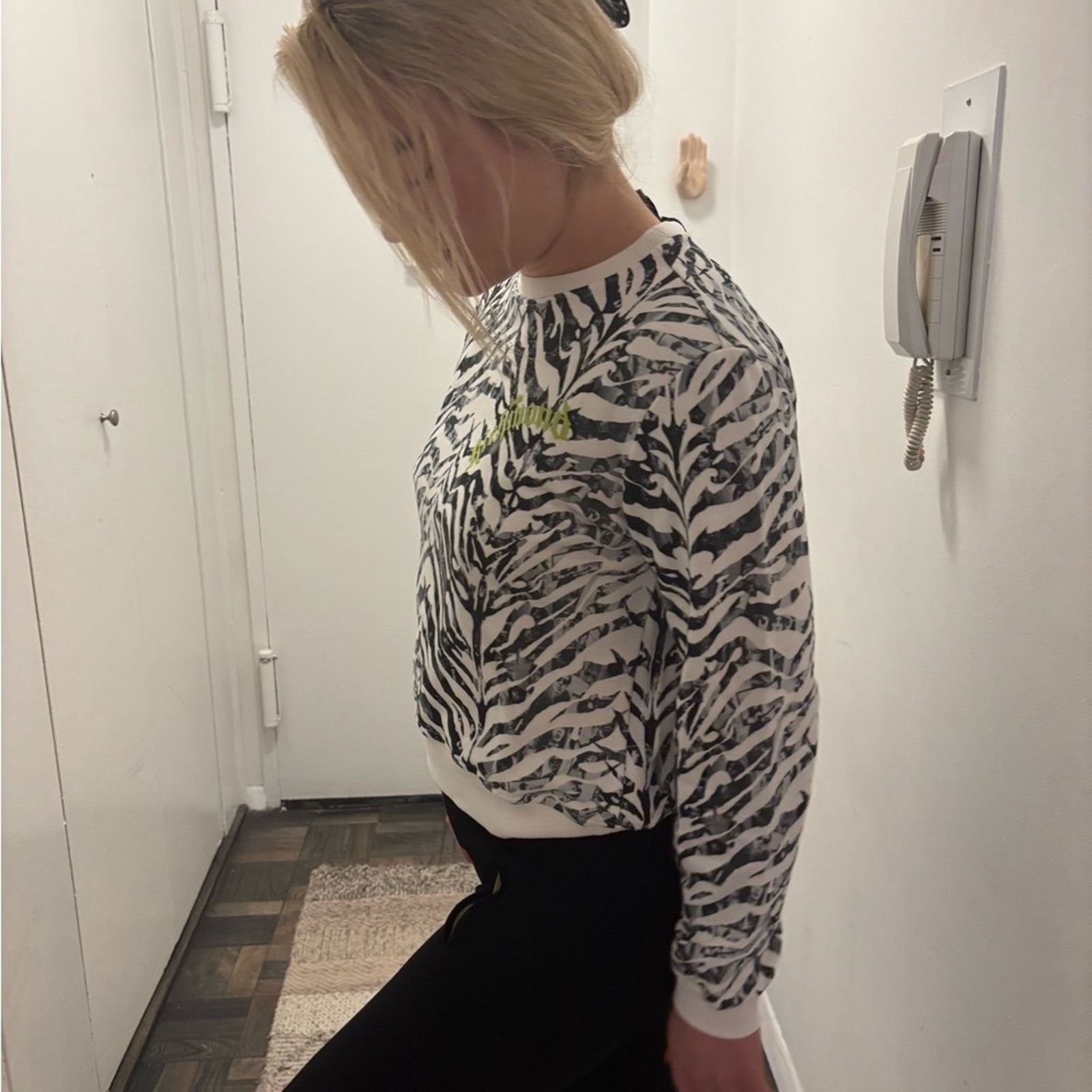 John Richmond NWT John Richmond Zebra Print Sweater - Black, White Size S Size S / US 4 / IT 40 - 13 Thumbnail