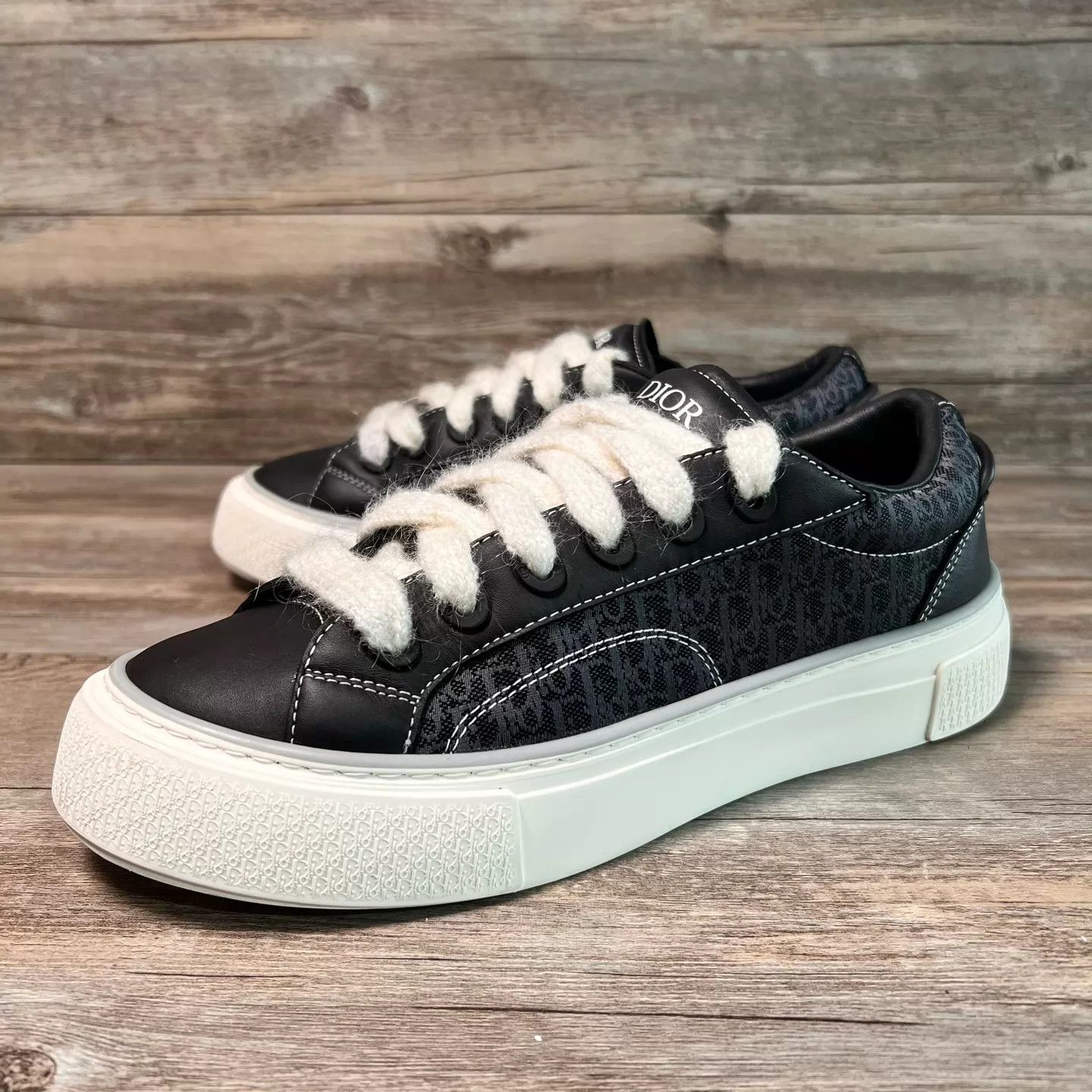 Dior Dior B33 Sneaker Black/White 41 97 New Boxless Size US 8 / EU 41 - 1 Thumbnail