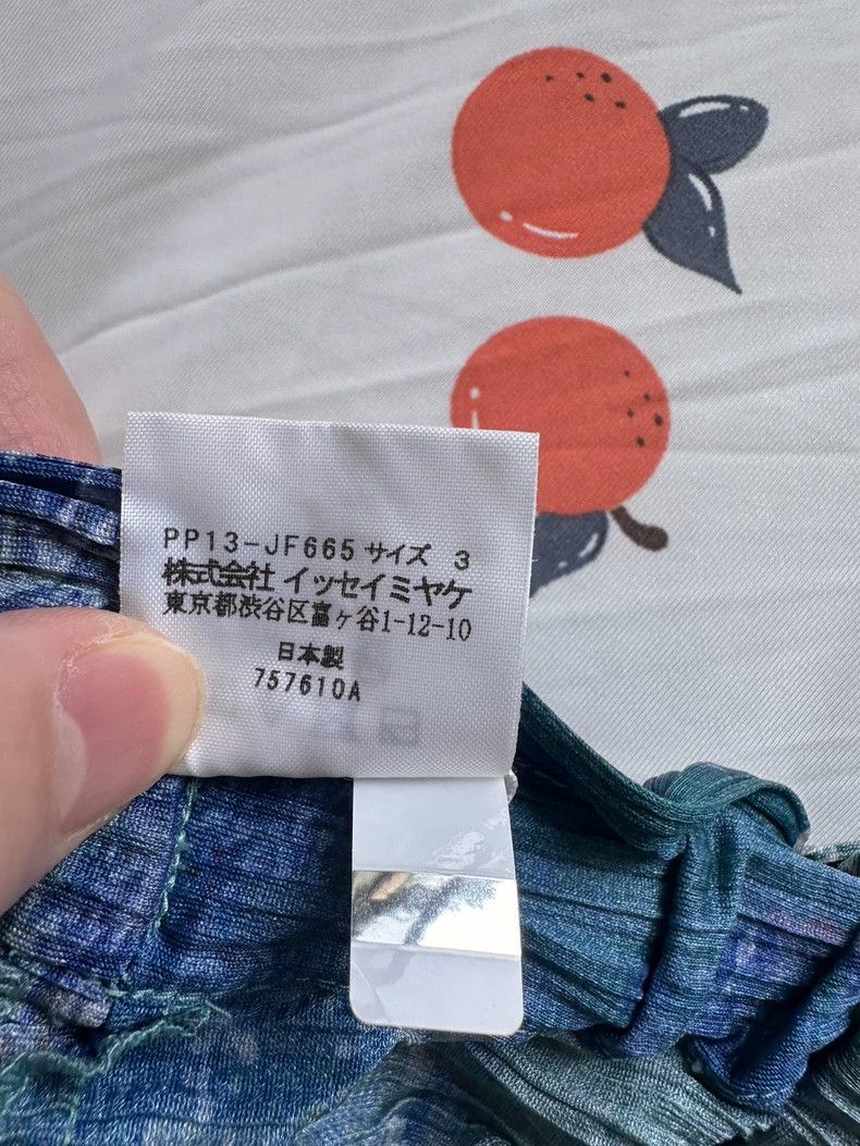 Issey Miyake Issey Miyake size:3 Blue oil painting graffiti special-sha Size 32" / US 10 / IT 46 - 8 Thumbnail