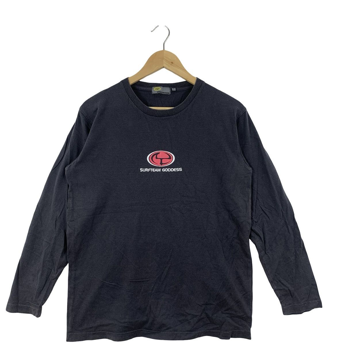 Vintage Vintage SURFTEAM GODDESS Center Logo Long Sleeve Backhit Size US L / EU 52-54 / 3 - 6 Thumbnail