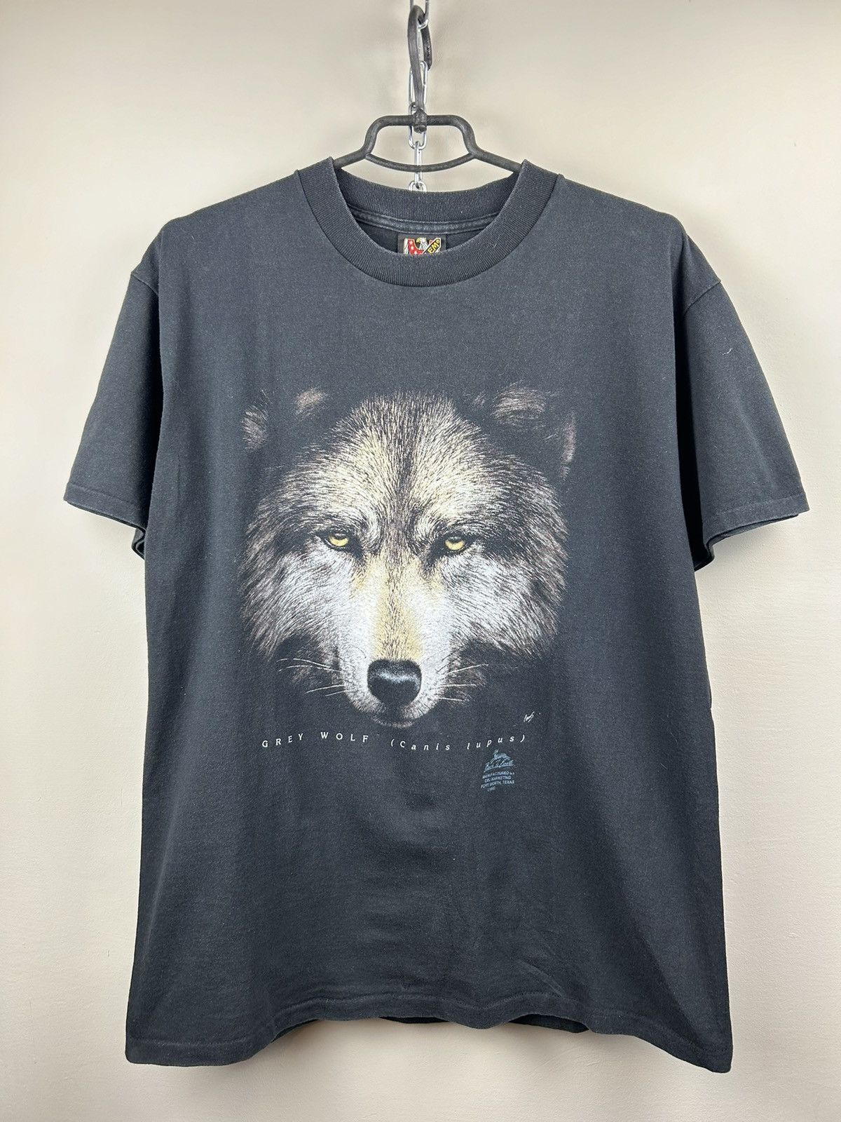 Vintage 90s 3D Emblem Wolf Nature T shirt 1992