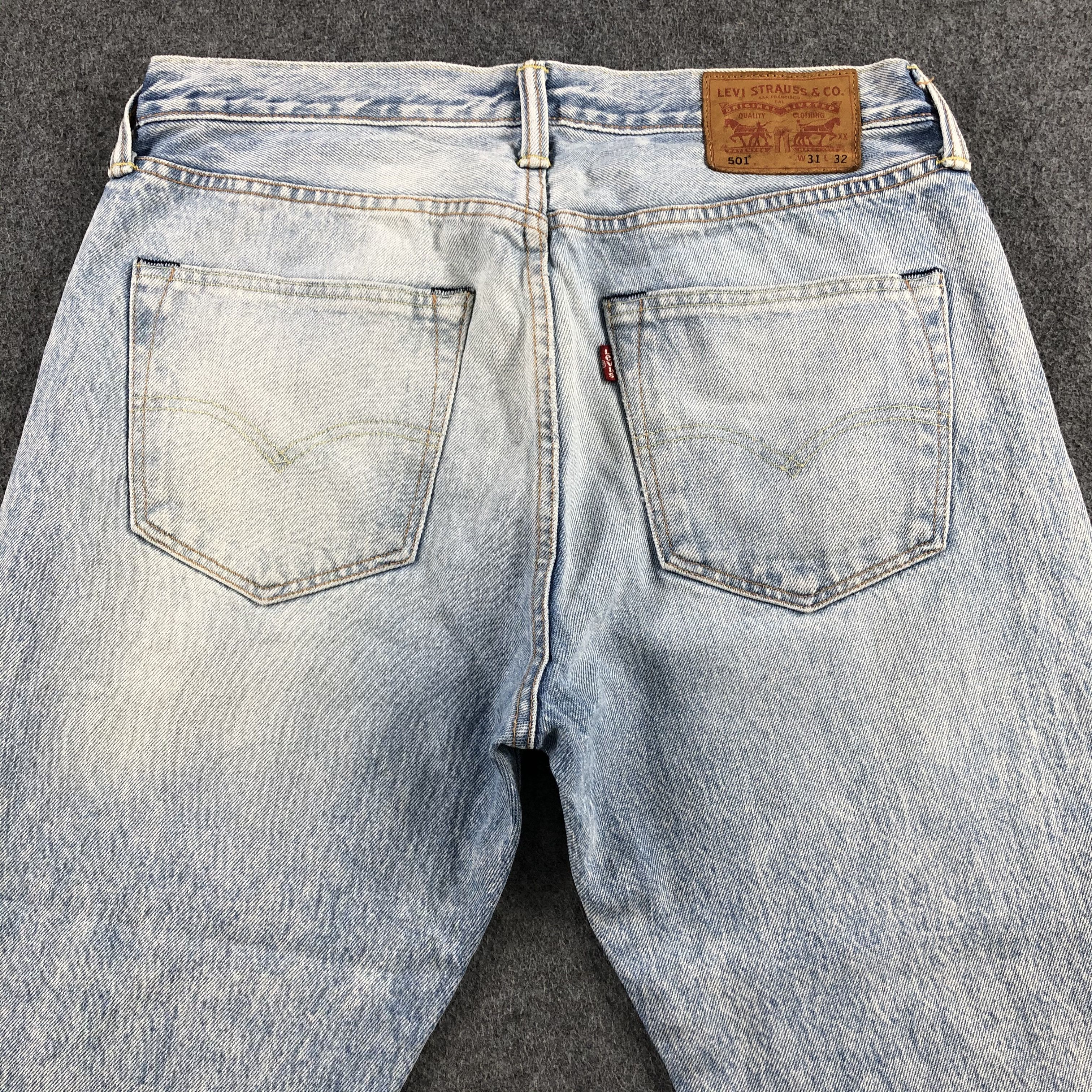 Levi's Vintage Light Wash Levis 501 Jeans-J1745 Size US 33 - 4 Thumbnail