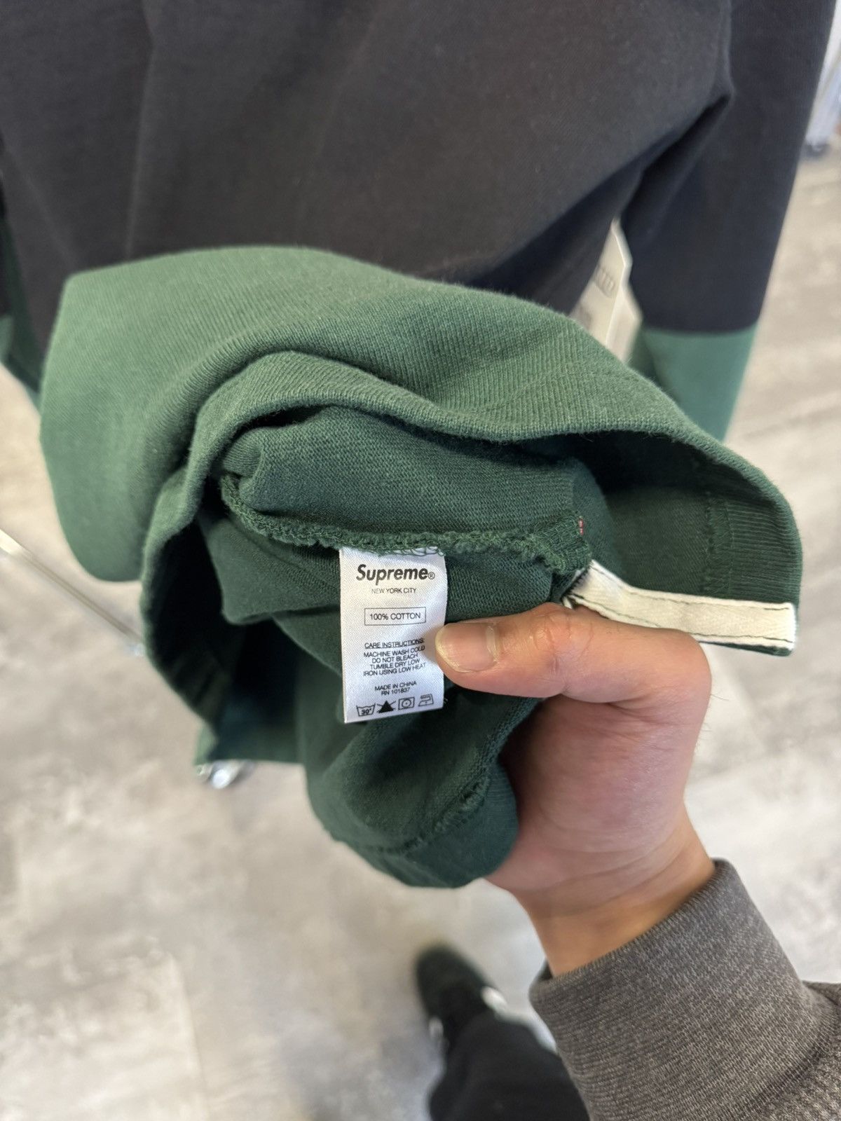 Supreme Supreme arabic logo hooded rugby shirt Size US M / EU 48-50 / 2 - 5 Thumbnail