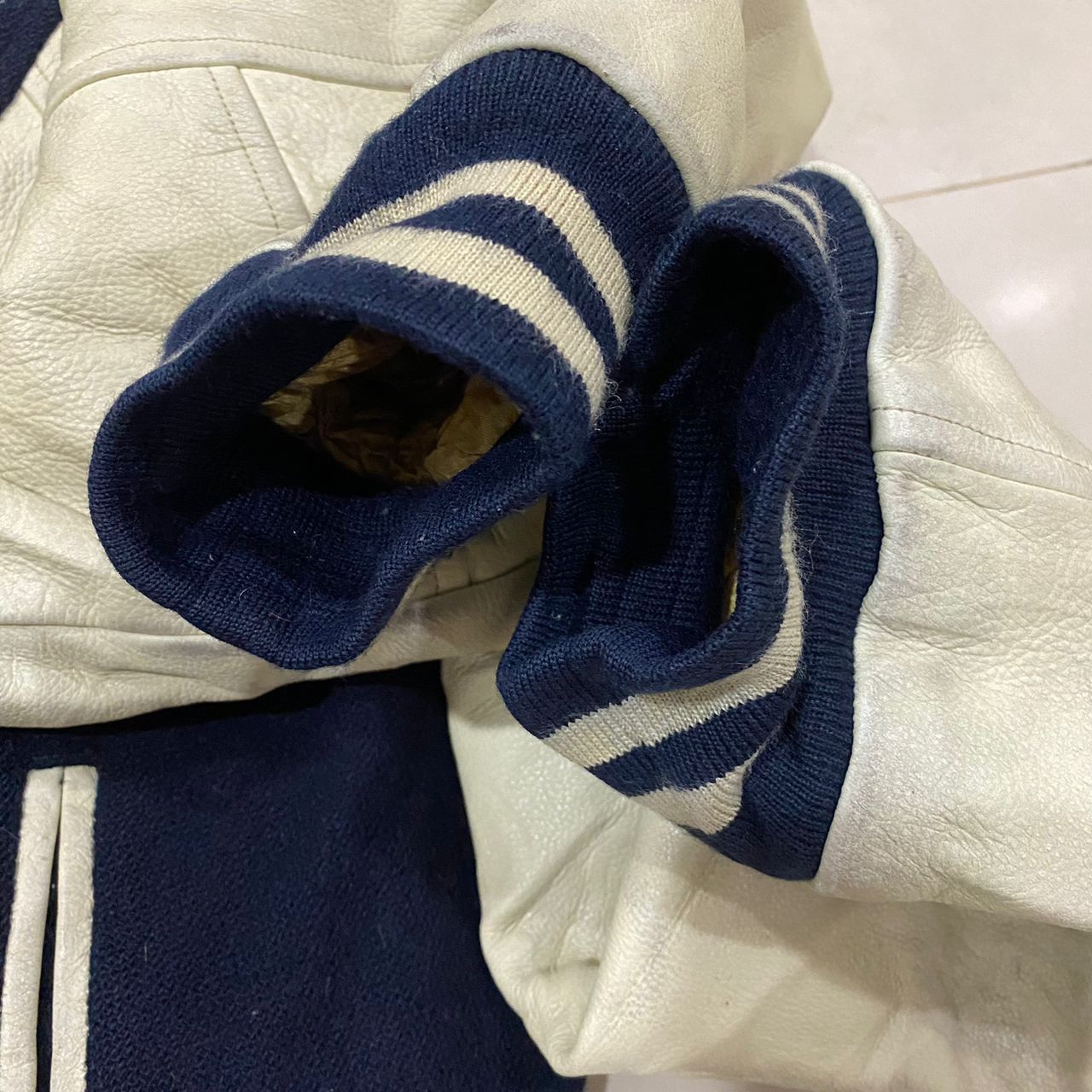 Tommy Hilfiger Vintage Tommy Hilfiger Wool Leather Varsity Jacket Size US L / EU 52-54 / 3 - 9 Thumbnail