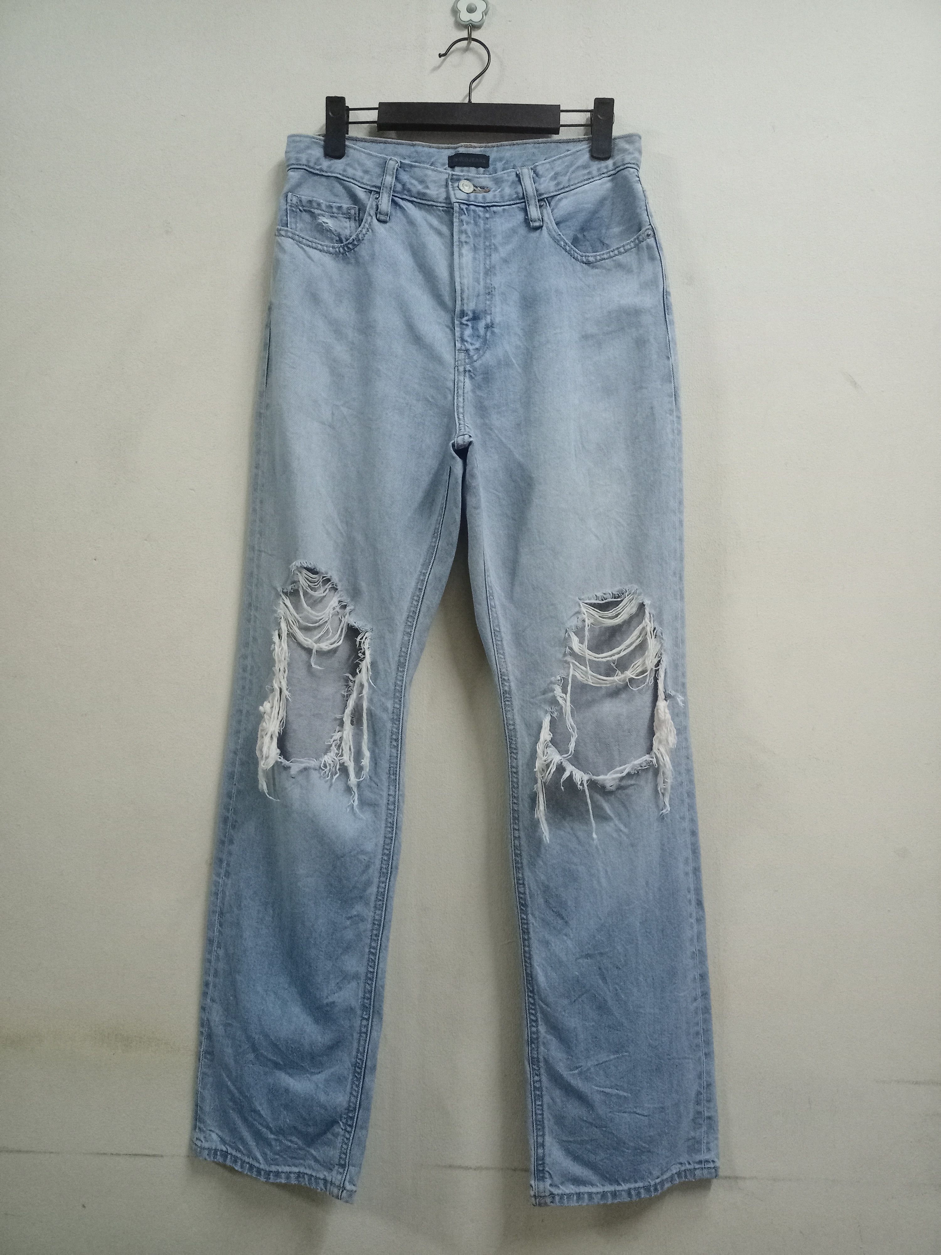 image of Vintage Japanese Uniqlo Blue Wash Distressed Loose Jeans, Men's (Size 30)