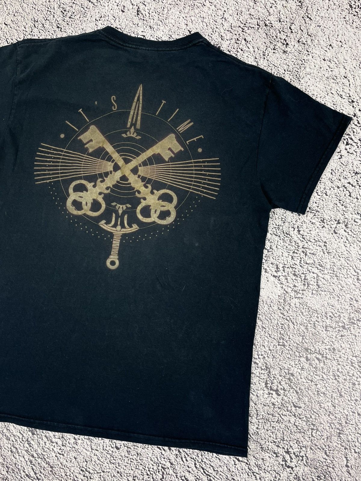 Band Tees Vintage Y2K Believe Its Time Band Tee Logo Faded Size M Size US M / EU 48-50 / 2 - 3 Thumbnail