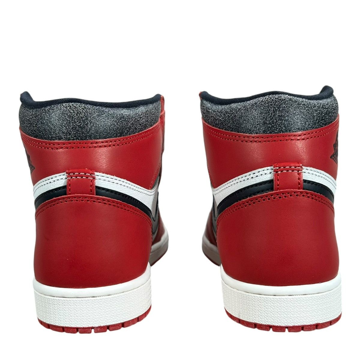 Jordan Brand Air Jordan 1 Retro High OG Chicago Lost & Found Sneakers Size US 10 / EU 43 - 4 Thumbnail