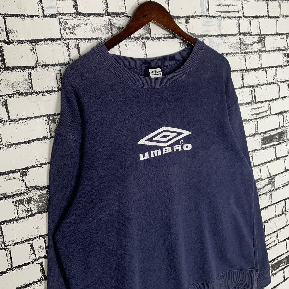 Umbro Vintage Sportwear Brand Umbro Descente Big Logo Sweatshirt Size US L / EU 52-54 / 3 - 4 Thumbnail